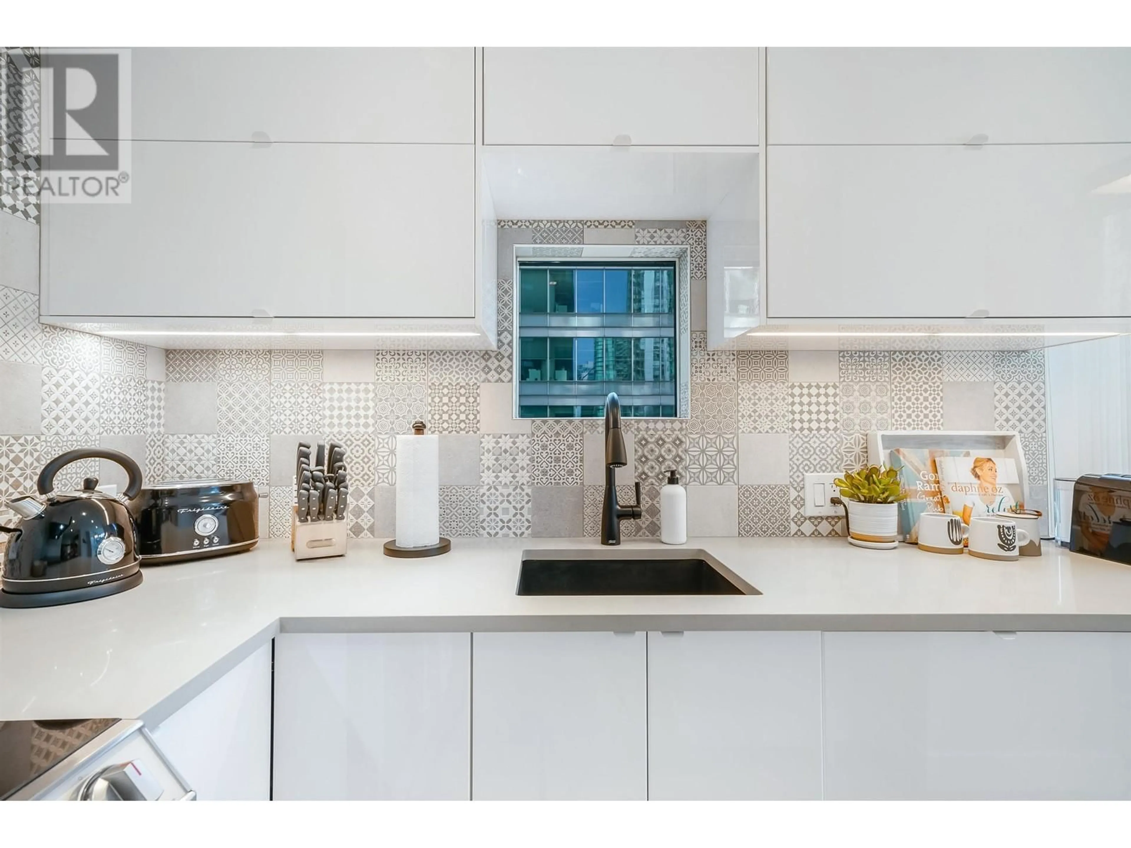 Unknown for 707 - 1166 MELVILLE STREET, Vancouver British Columbia V6E4P5