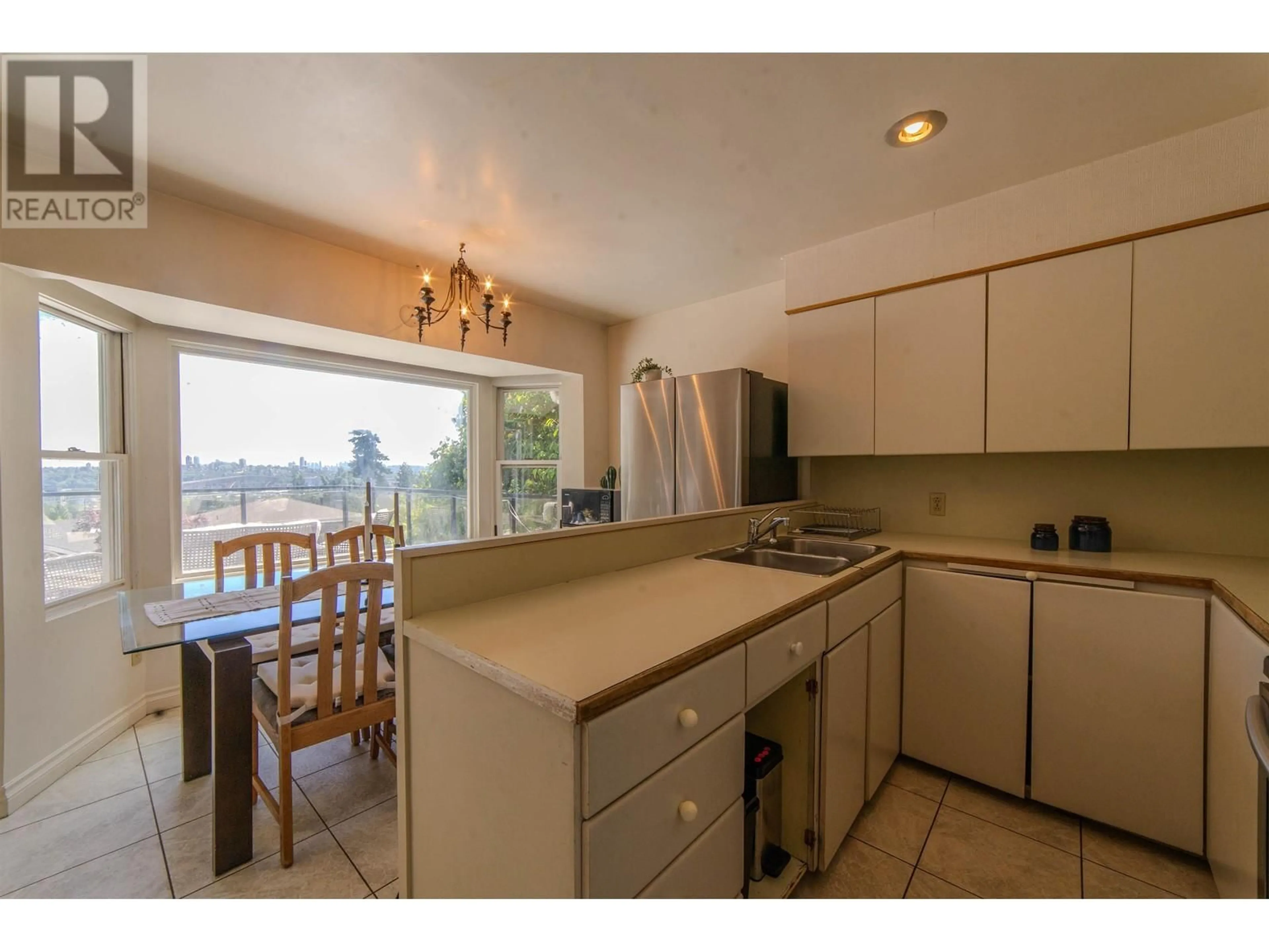 Standard kitchen, ceramic/tile floor for 1082 CALVERHALL STREET, North Vancouver British Columbia V7L1Y3