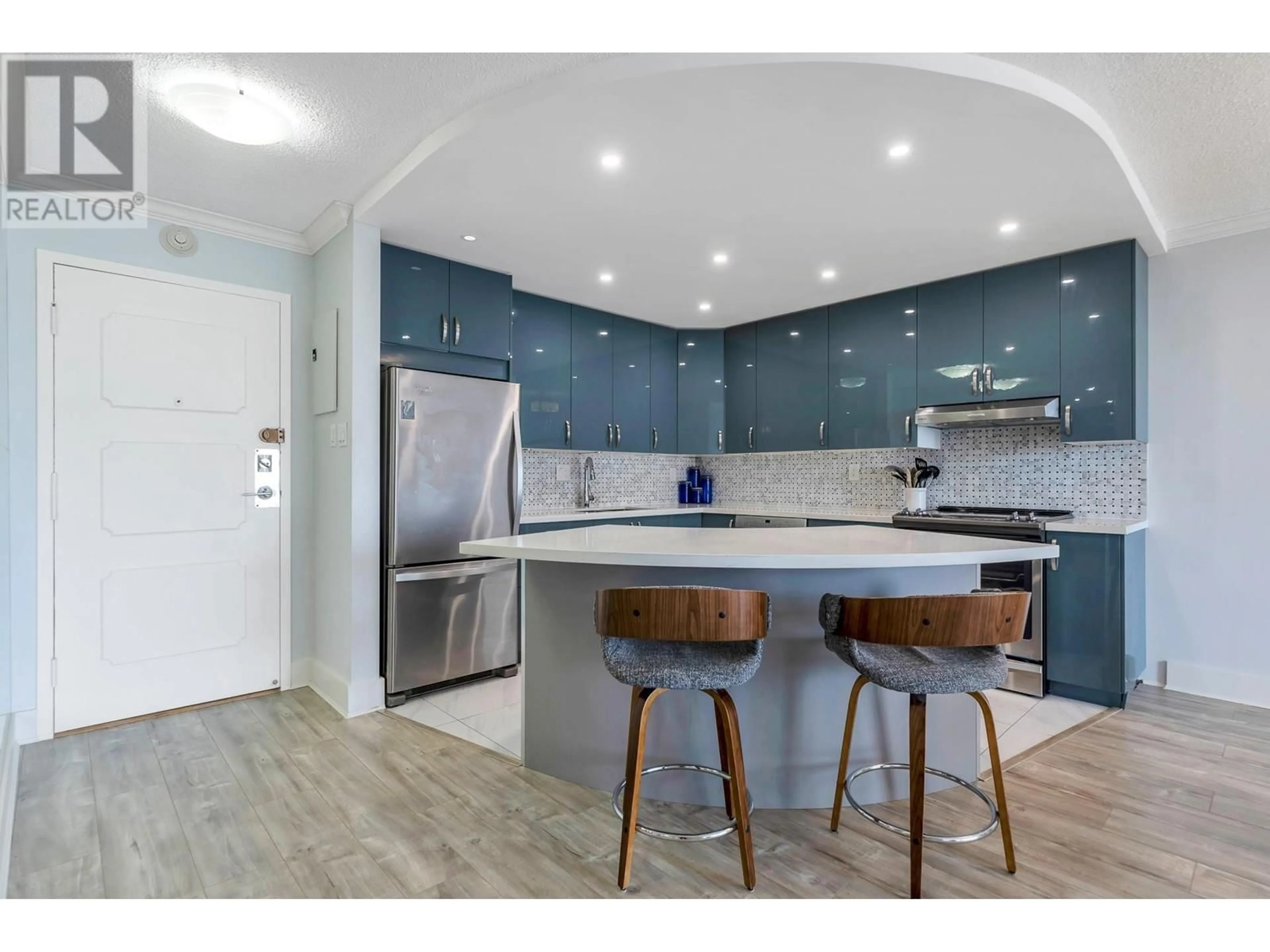 Open concept kitchen, unknown for 805 - 710 SEVENTH AVENUE, New Westminster British Columbia V3M5V3
