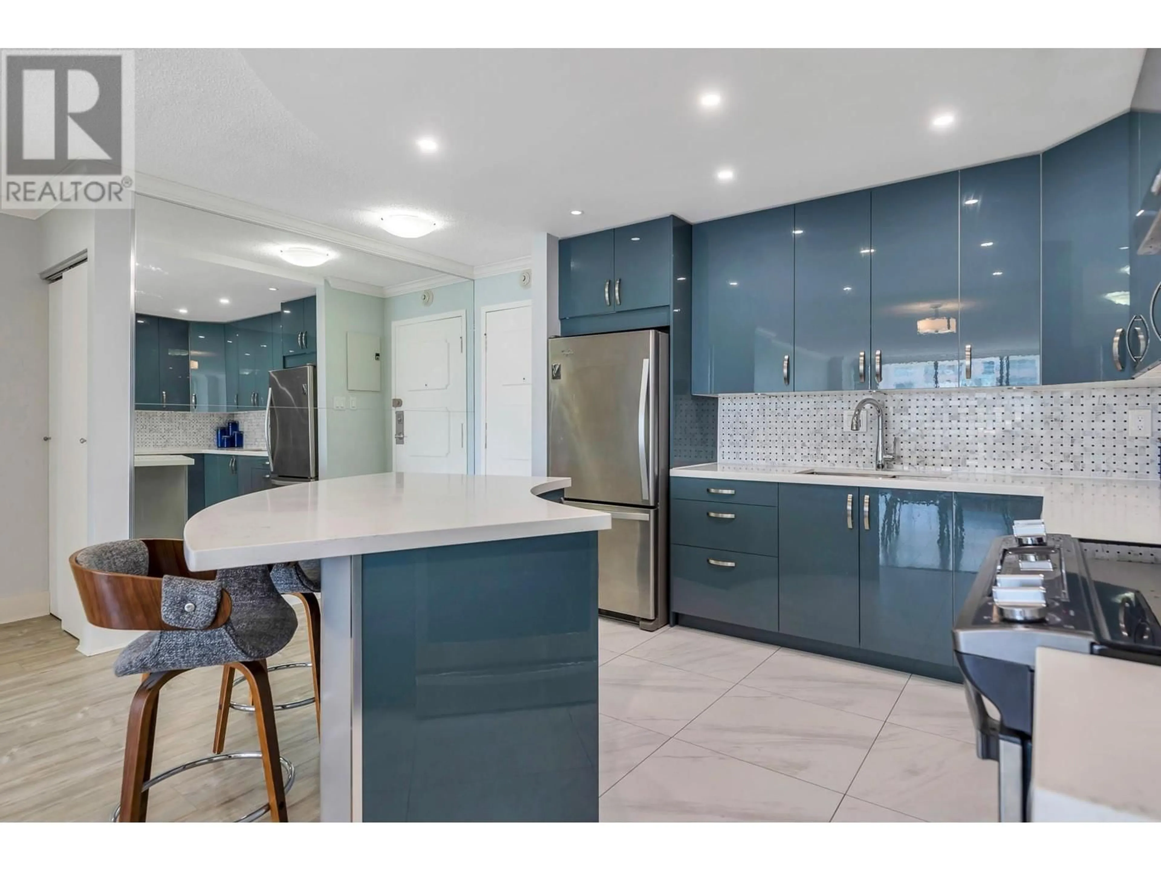 Contemporary kitchen, ceramic/tile floor for 805 - 710 SEVENTH AVENUE, New Westminster British Columbia V3M5V3