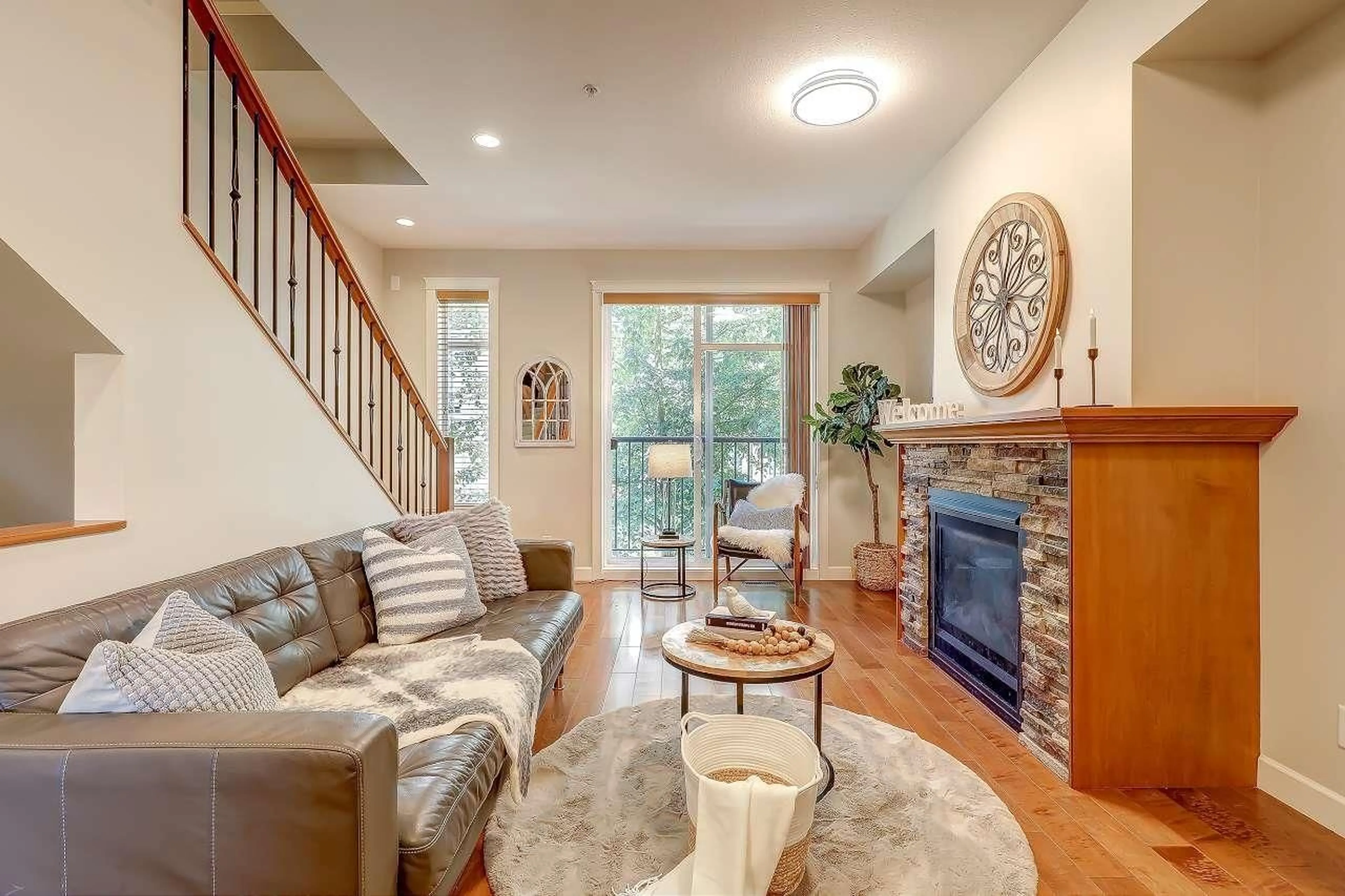 Living room with furniture, unknown for 55 - 8068 207, Langley British Columbia V2Y0M9