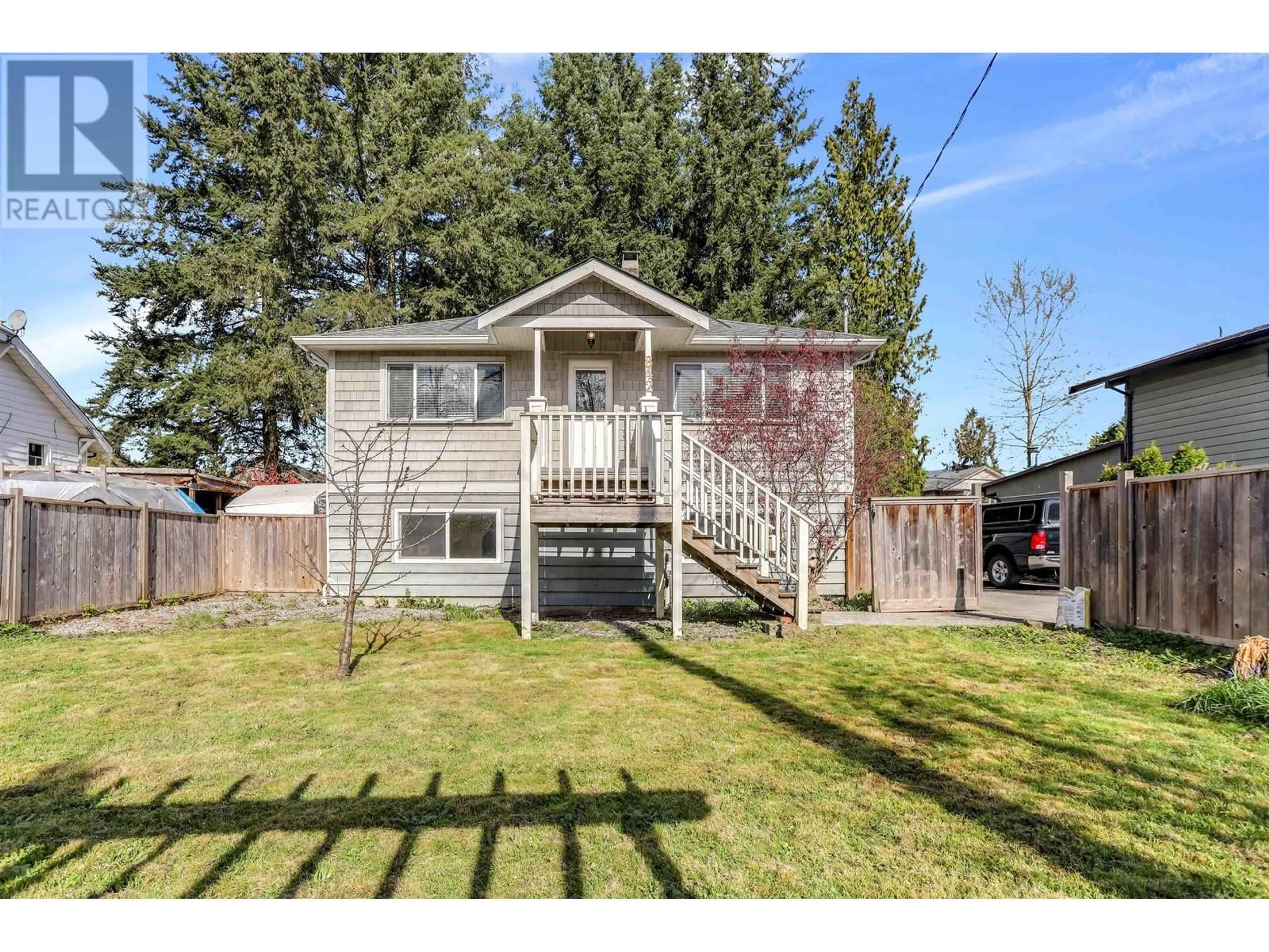 Home with vinyl exterior material, street for 842 WESTWOOD STREET, Coquitlam British Columbia V3C3L2