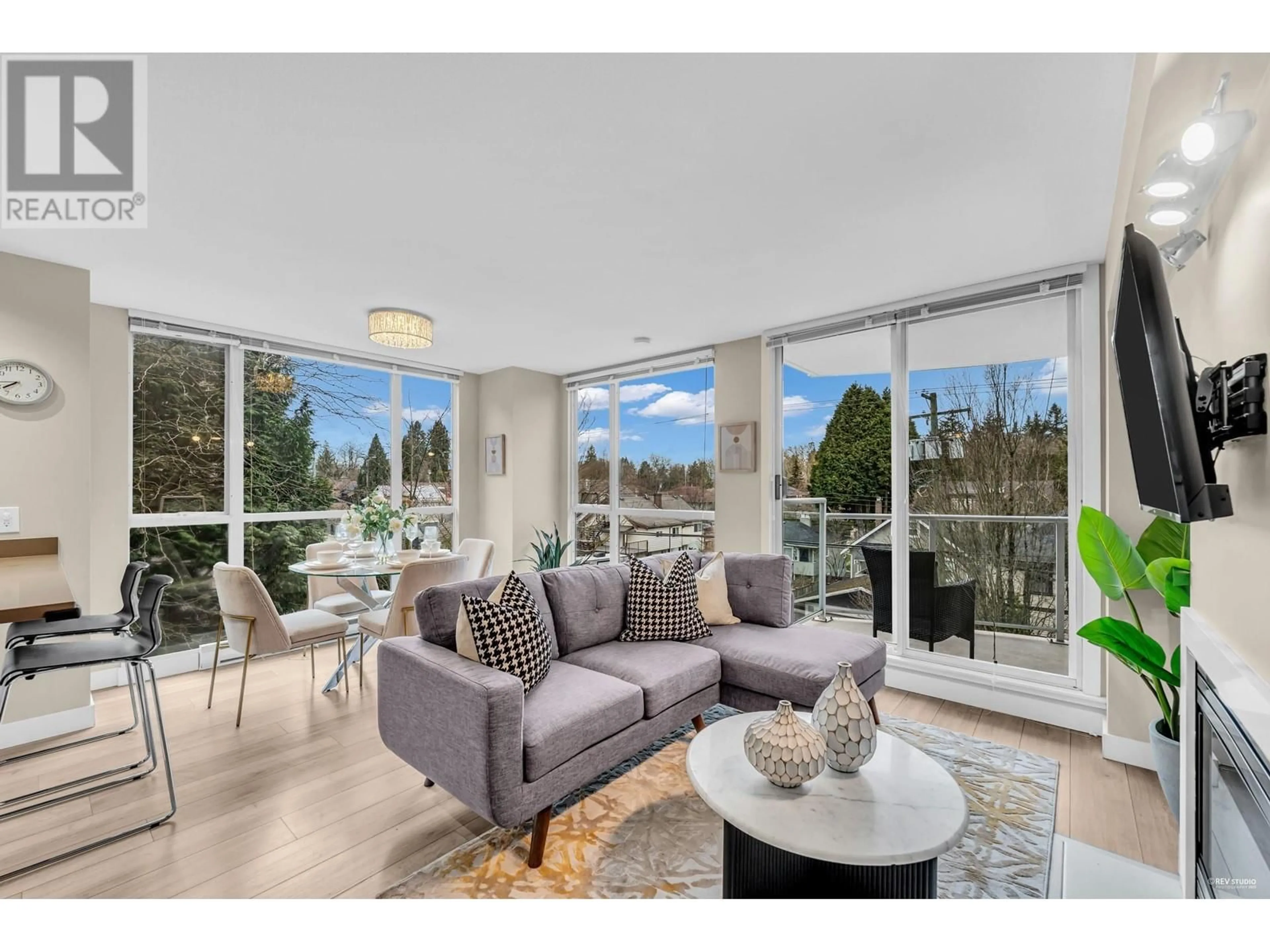 Living room with furniture, unknown for 302 - 2121 38TH AVENUE, Vancouver British Columbia V6M1R8