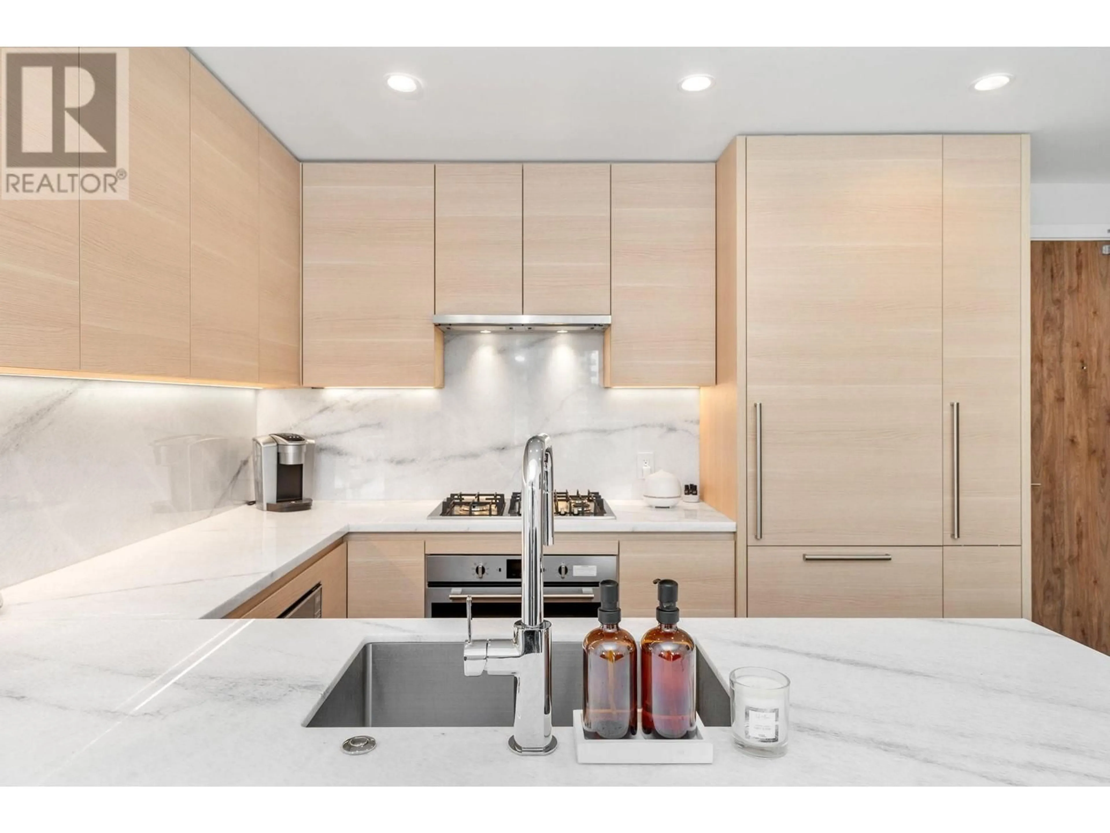 Contemporary kitchen, unknown for 1008 - 308 MORRISSEY ROAD, Port Moody British Columbia V3H0M2
