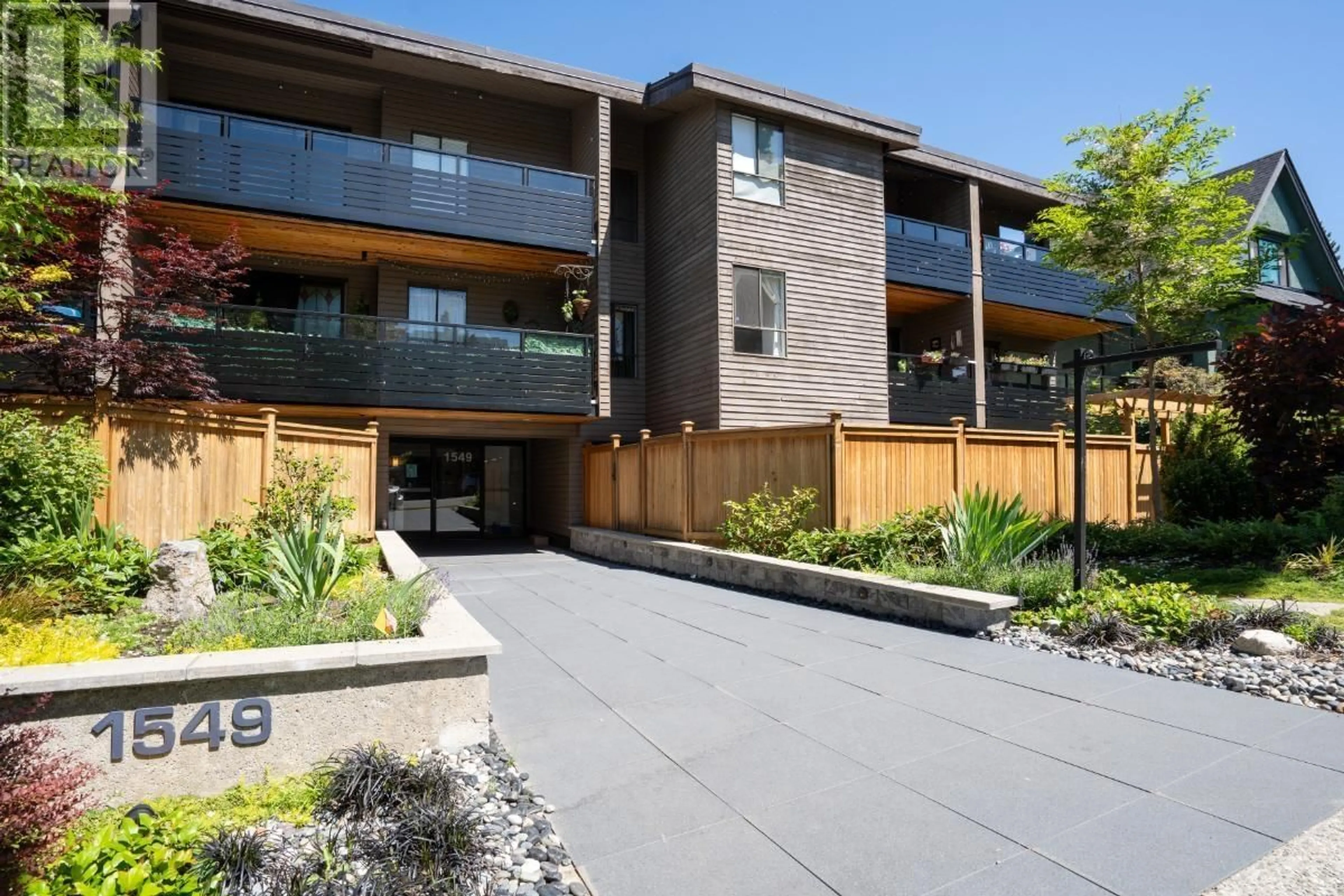 Patio, building for 315 - 1549 KITCHENER STREET, Vancouver British Columbia V5L2V8