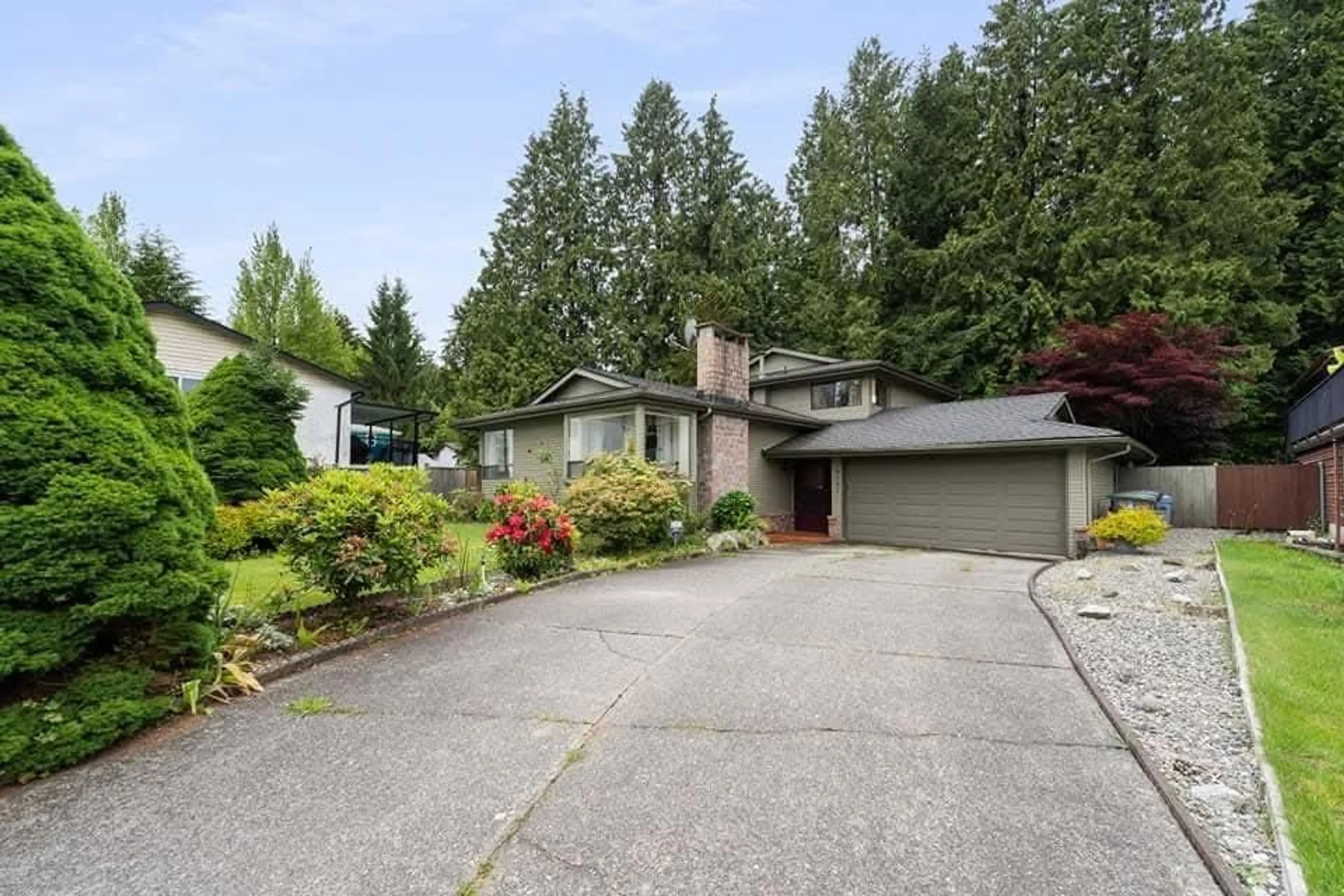 Home with vinyl exterior material, street for 9297 151, Surrey British Columbia V3R7H4