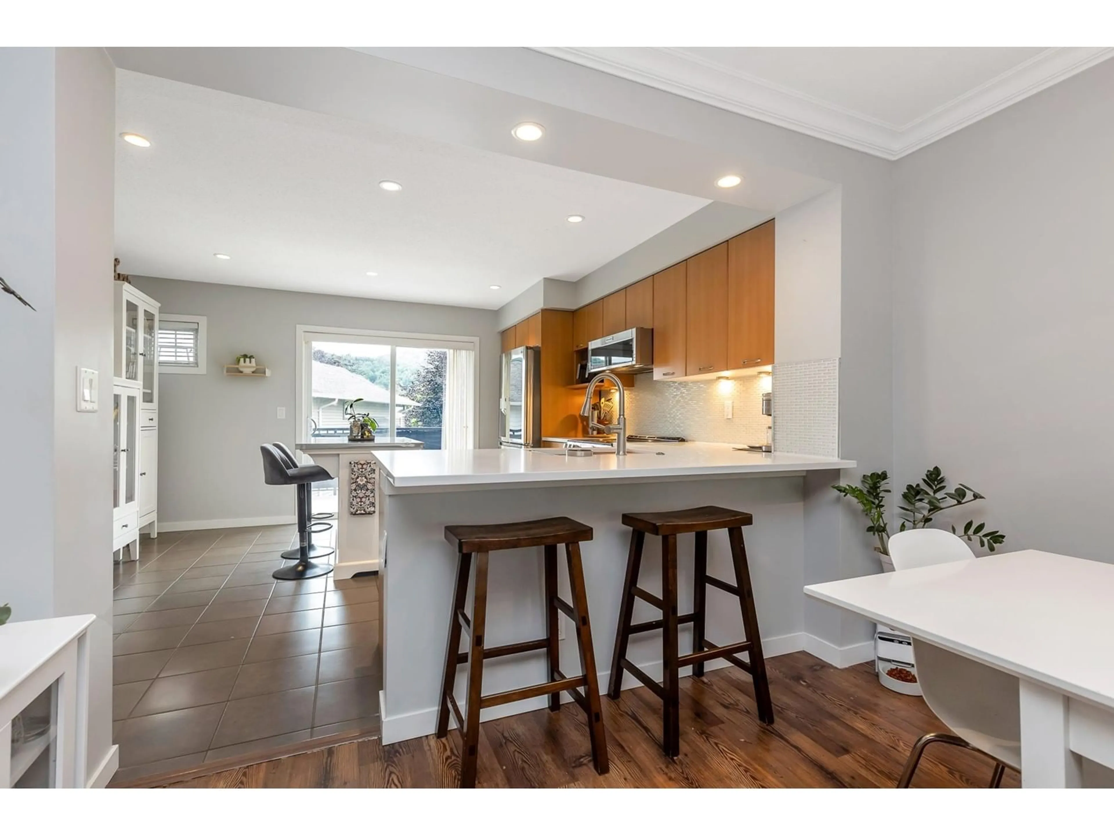 Open concept kitchen, unknown for 60 - 4401 BLAUSON, Abbotsford British Columbia V3G0A4