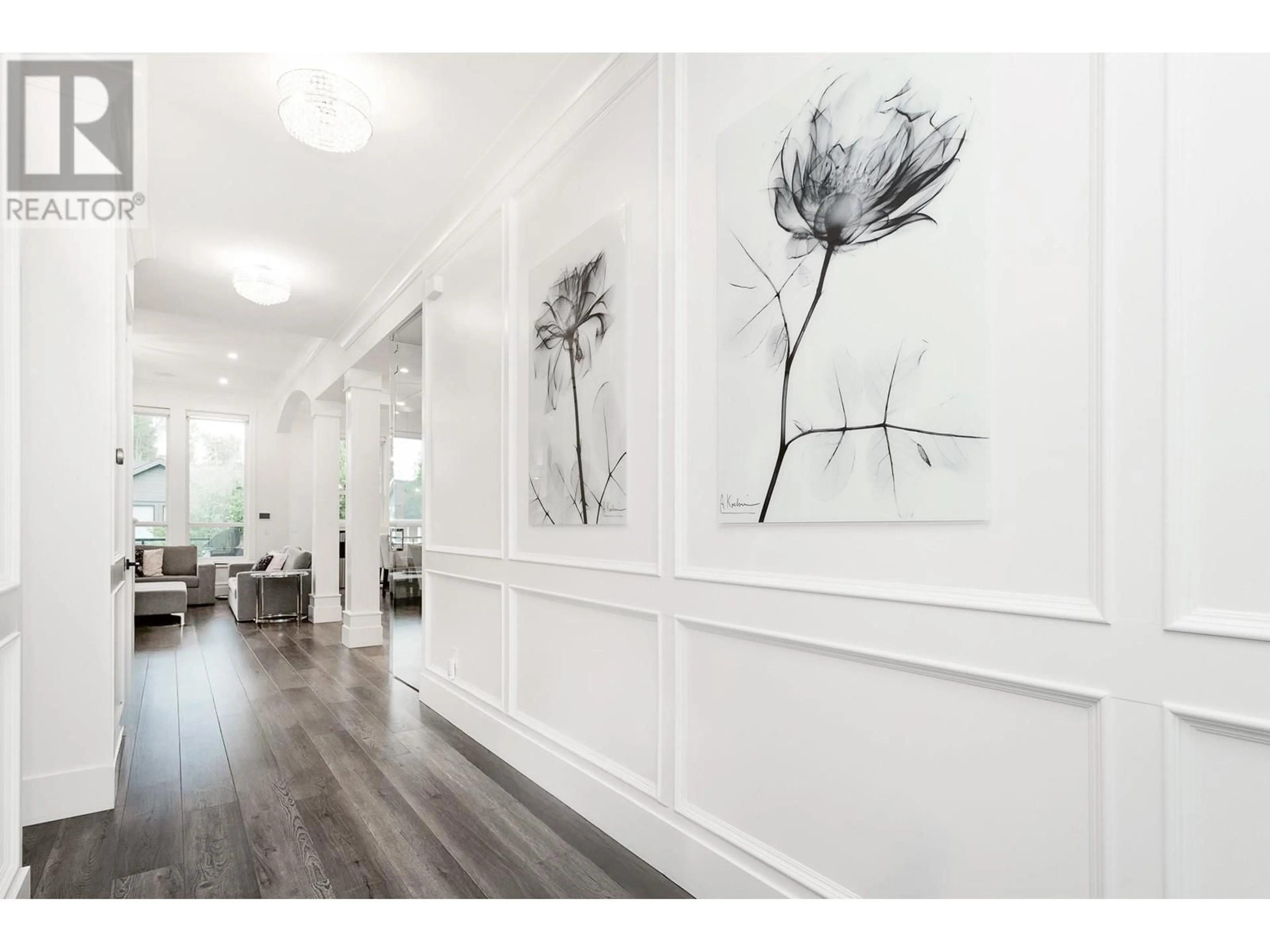 Indoor foyer for 23066 135 AVENUE, Maple Ridge British Columbia V4R0E6