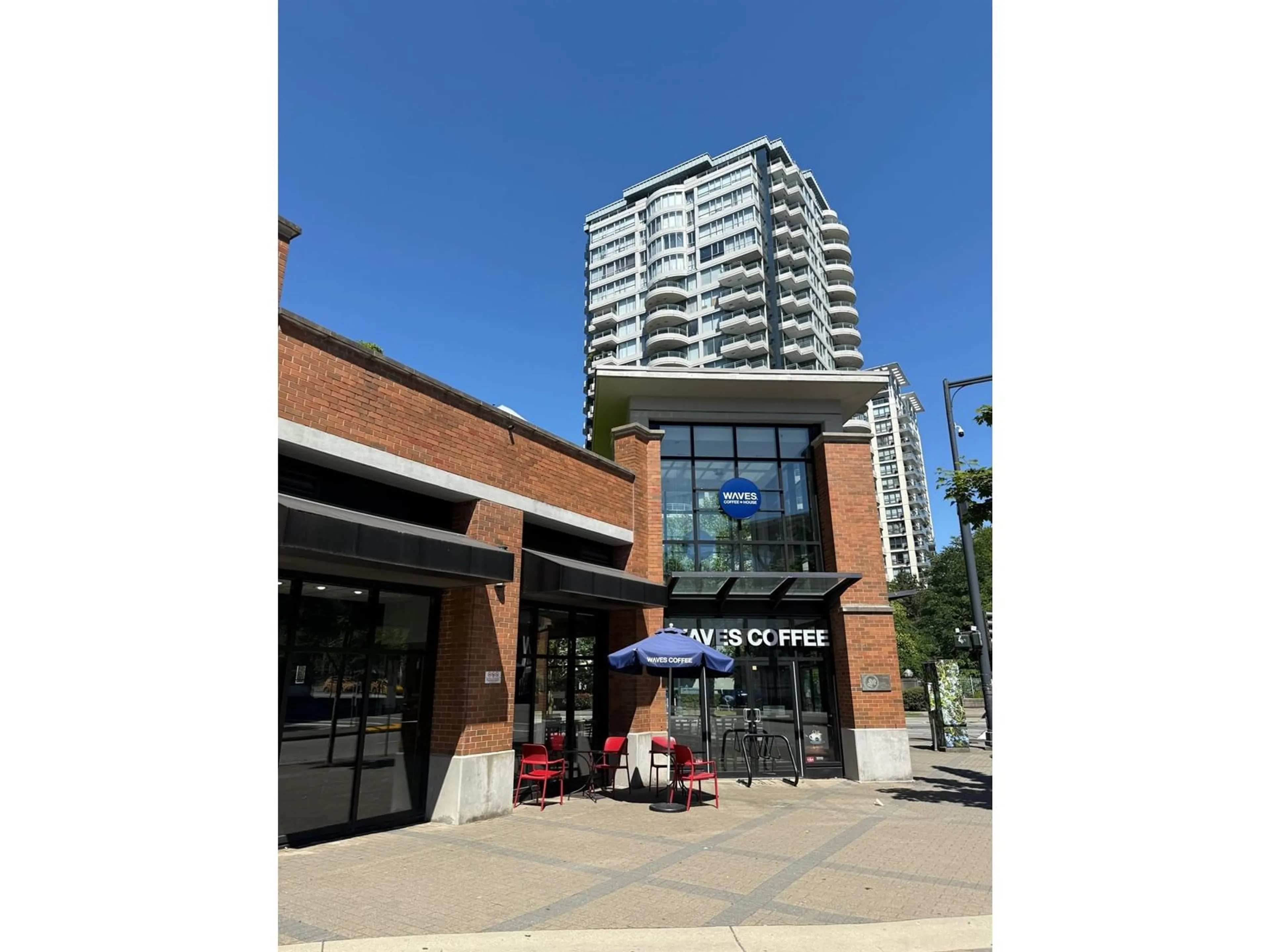 Indoor foyer for 1908 - 10777 UNIVERSITY, Surrey British Columbia V3T0E6