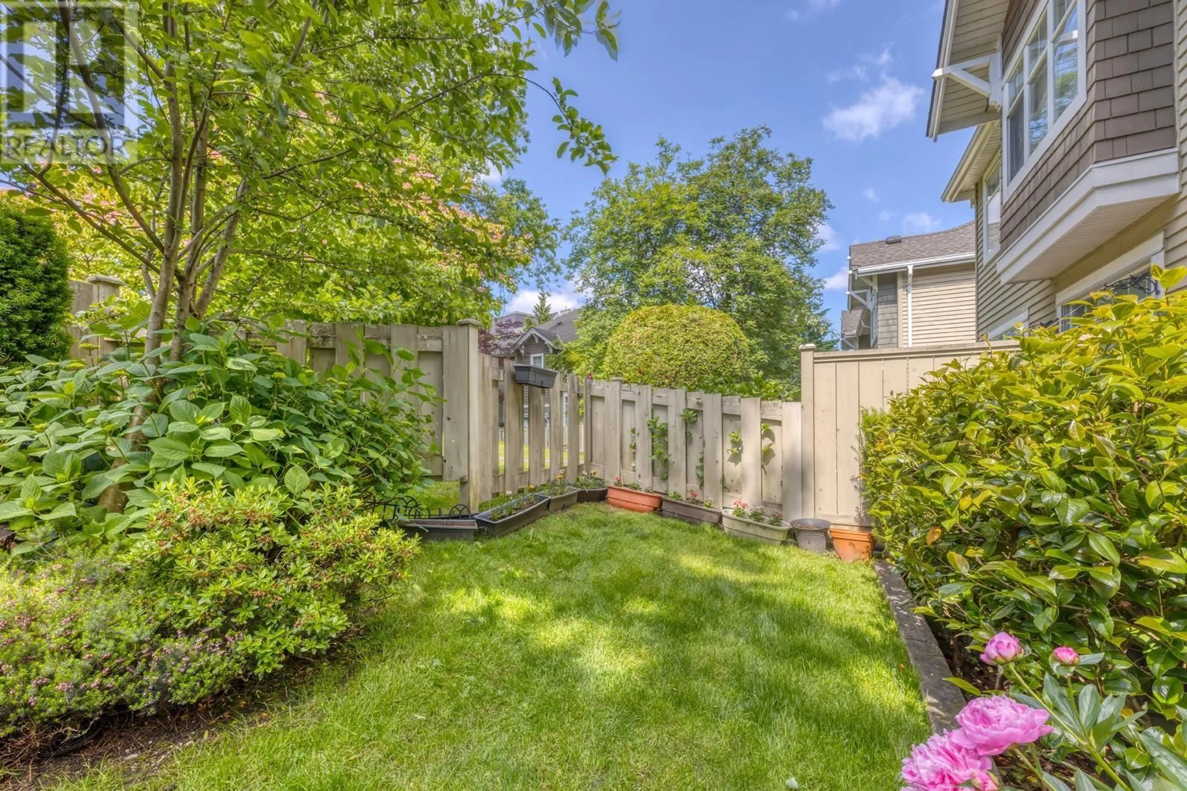 Patio, street for 22 - 5240 OAKMOUNT CRESCENT, Burnaby British Columbia V5H4S1
