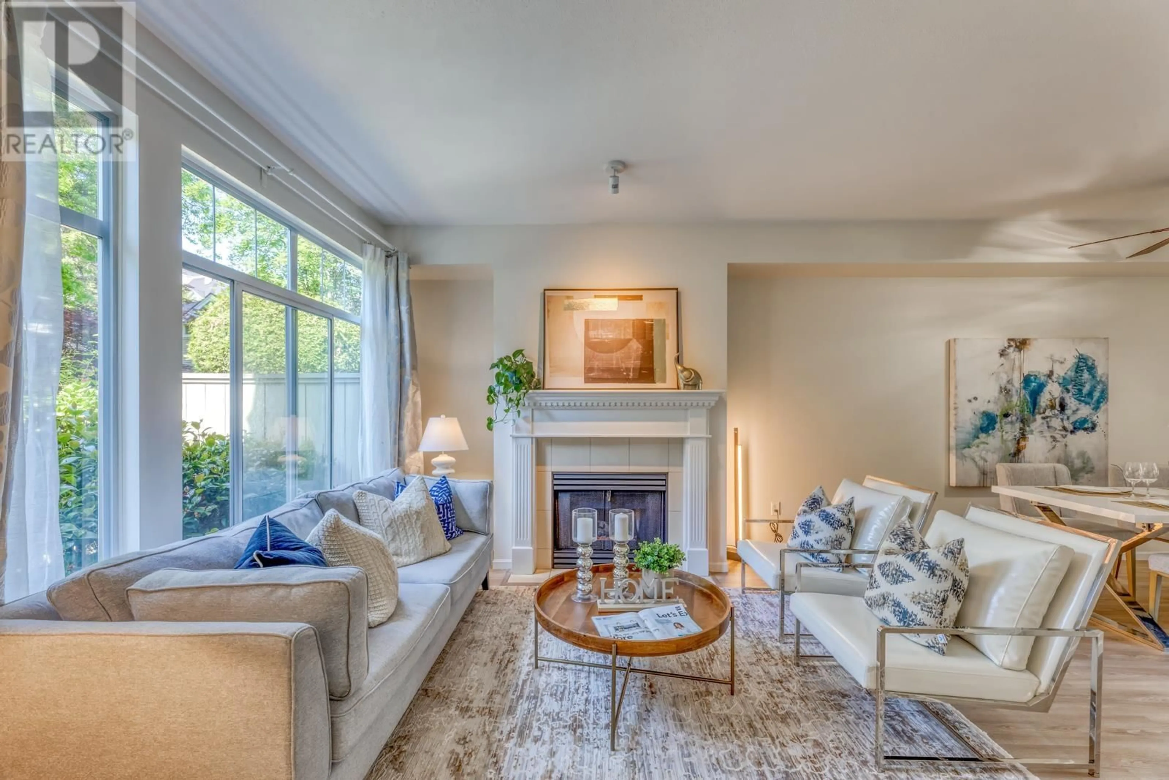 Living room with furniture, unknown for 22 - 5240 OAKMOUNT CRESCENT, Burnaby British Columbia V5H4S1