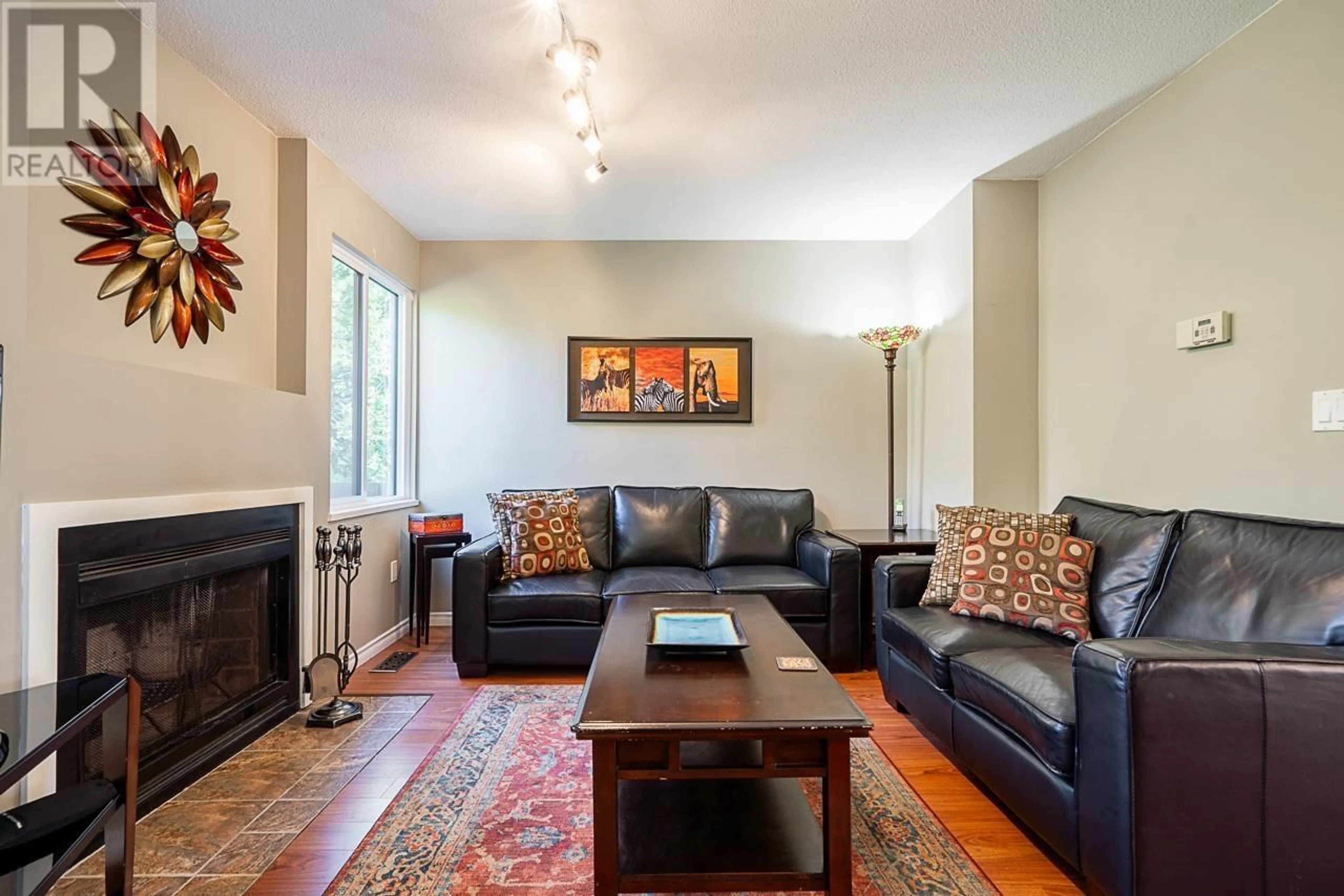 Living room with furniture, unknown for 8569 WILDERNESS COURT, Burnaby British Columbia V5A4B2