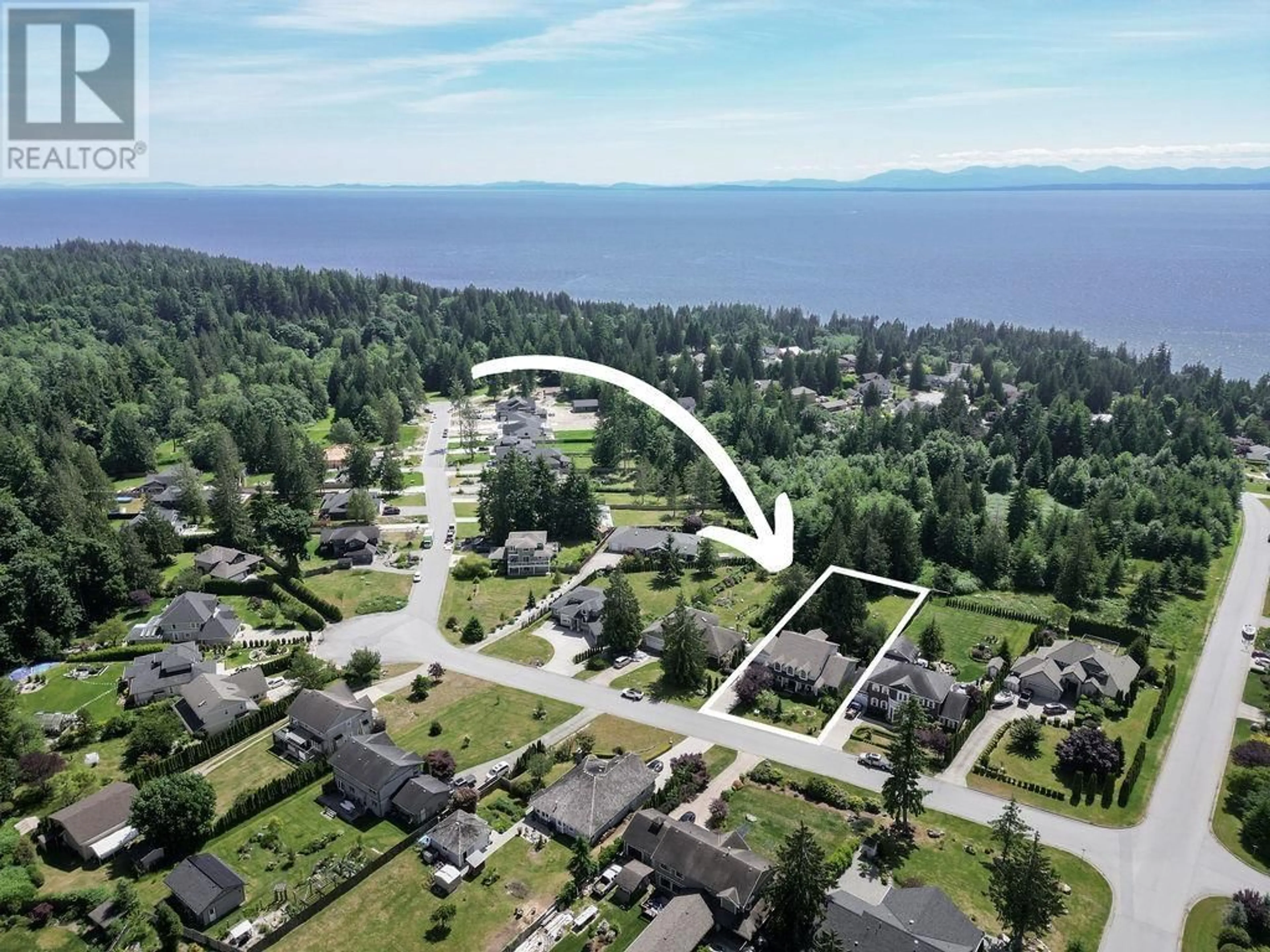 A pic from outside/outdoor area/front of a property/back of a property/a pic from drone, water/lake/river/ocean view for 1441 SUNRISE PLACE, Gibsons British Columbia V0N1V5