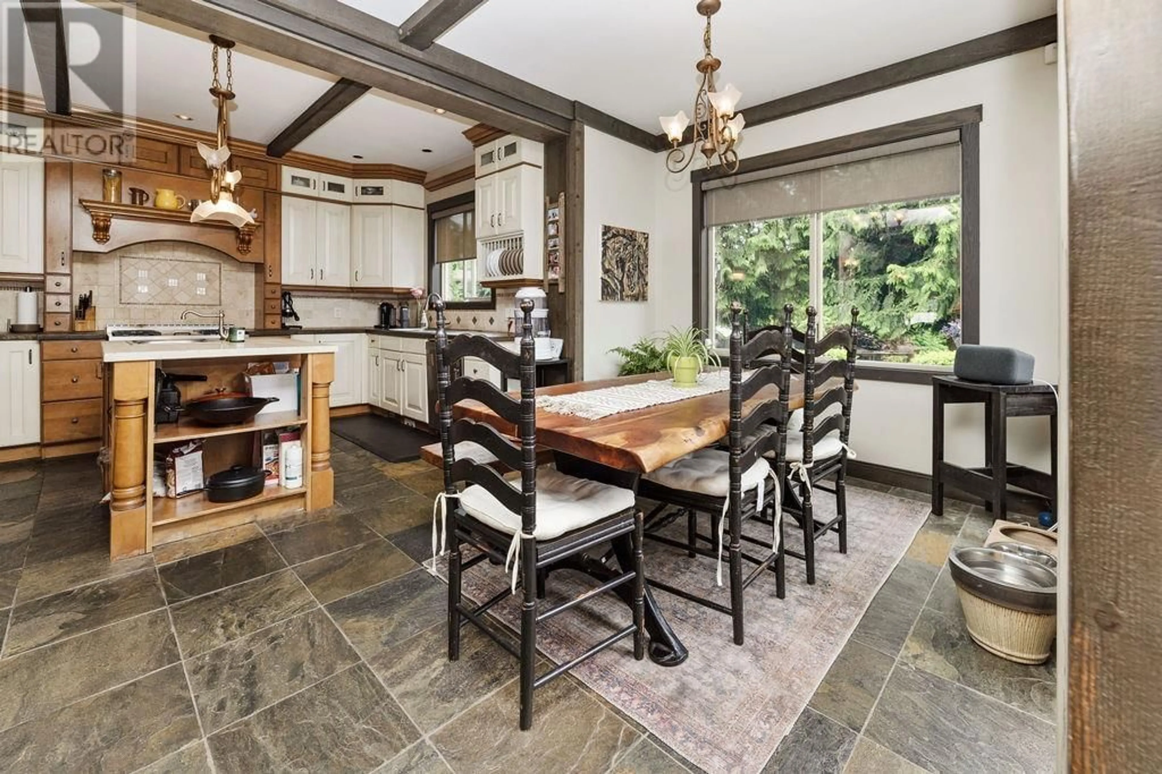 Open concept kitchen, ceramic/tile floor for 1441 SUNRISE PLACE, Gibsons British Columbia V0N1V5