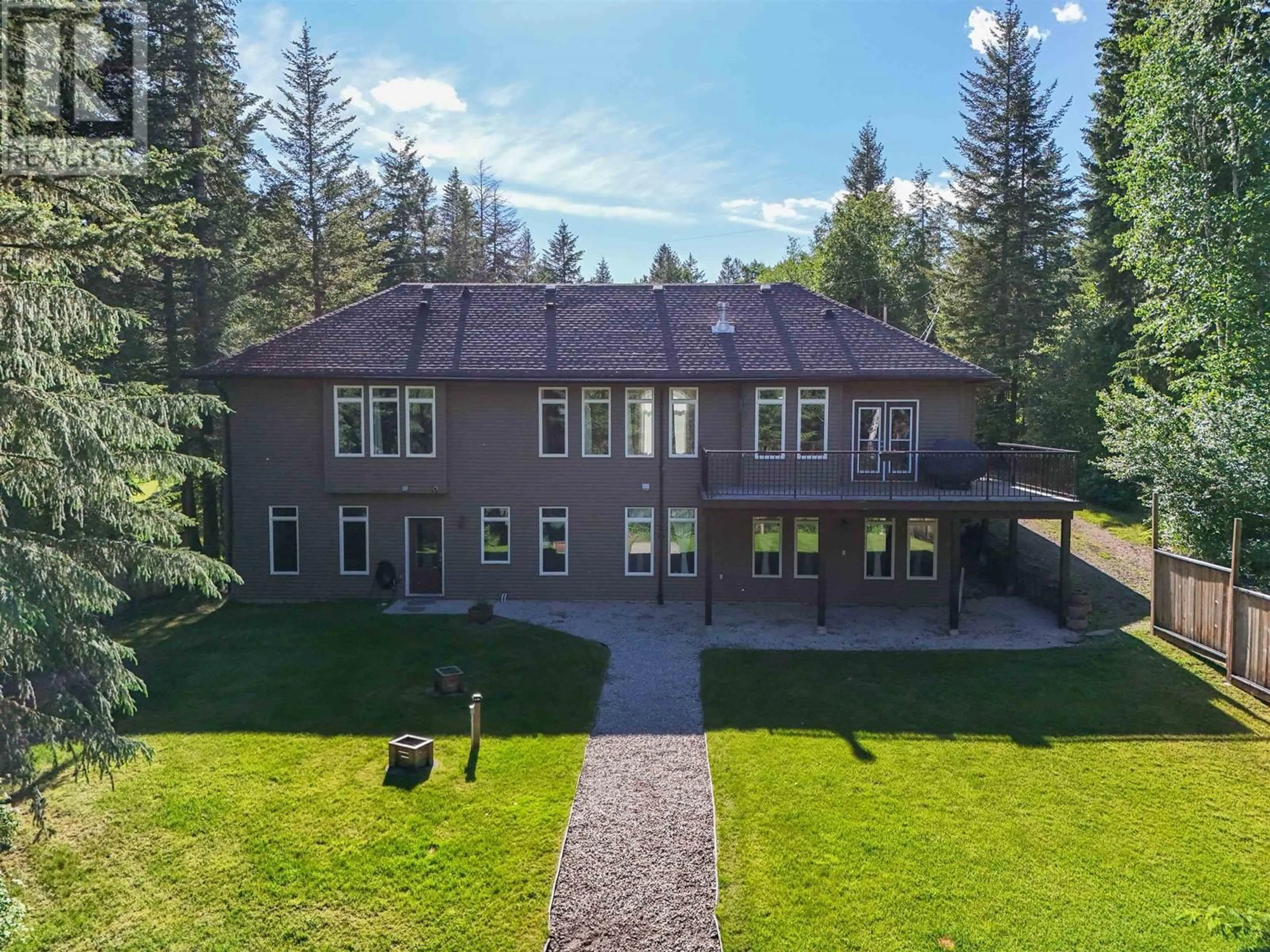 A pic from outside/outdoor area/front of a property/back of a property/a pic from drone, building for 556 DENNIS ROAD, Quesnel British Columbia V2J5W7