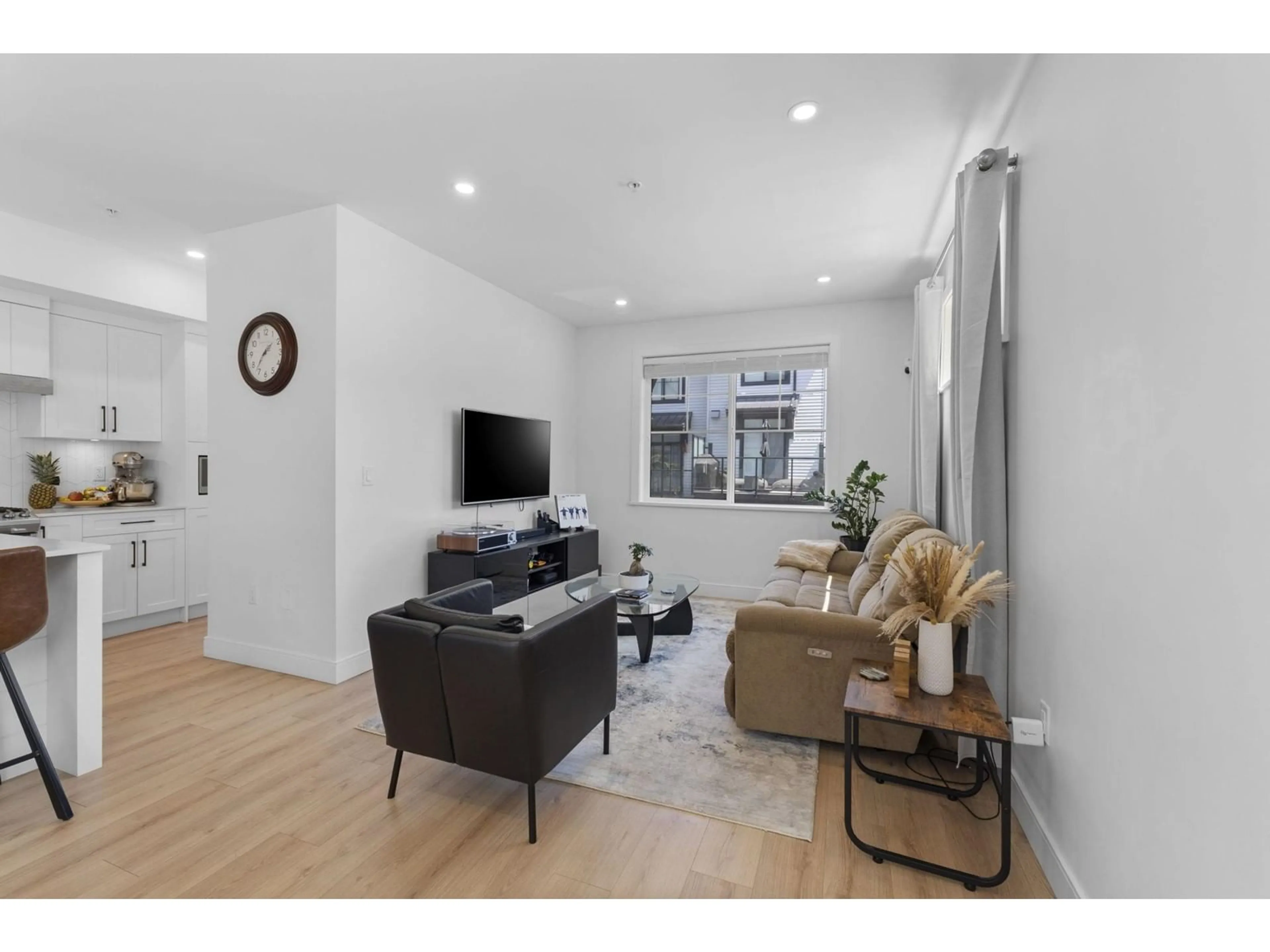 Living room with furniture, unknown for 82 - 7967 197, Langley British Columbia V2Y3P1