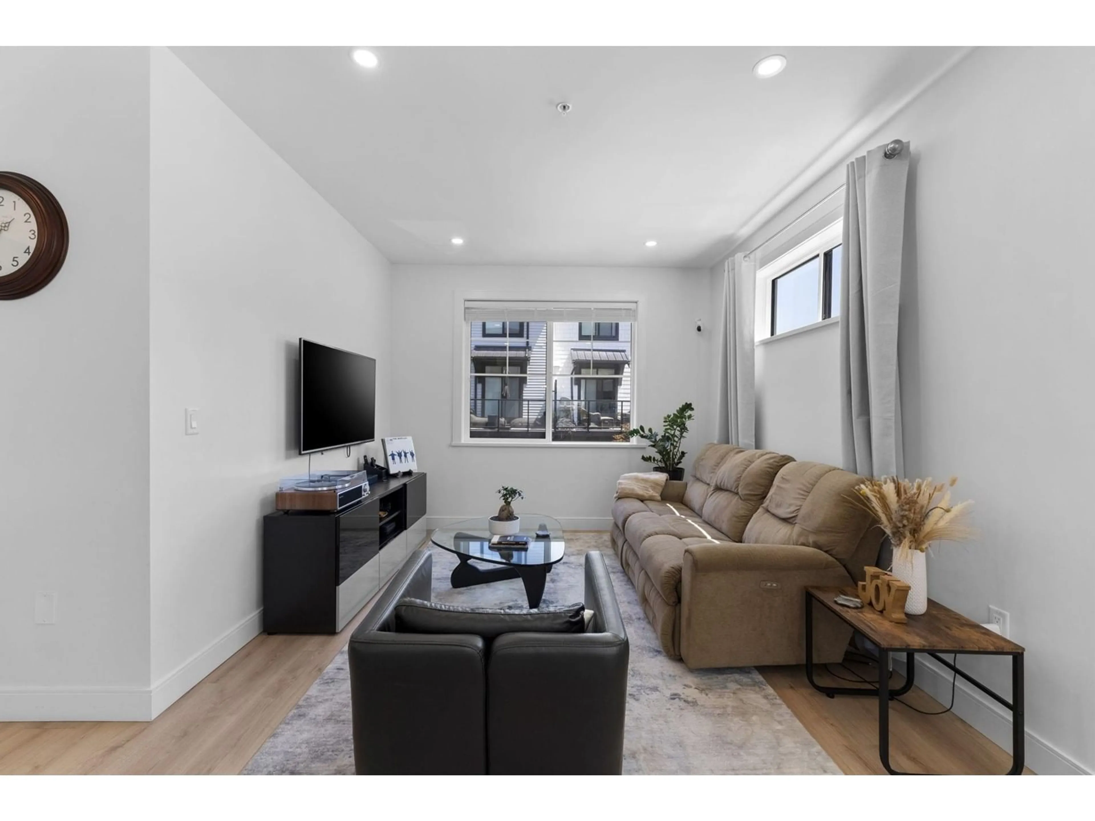Living room with furniture, unknown for 82 - 7967 197, Langley British Columbia V2Y3P1