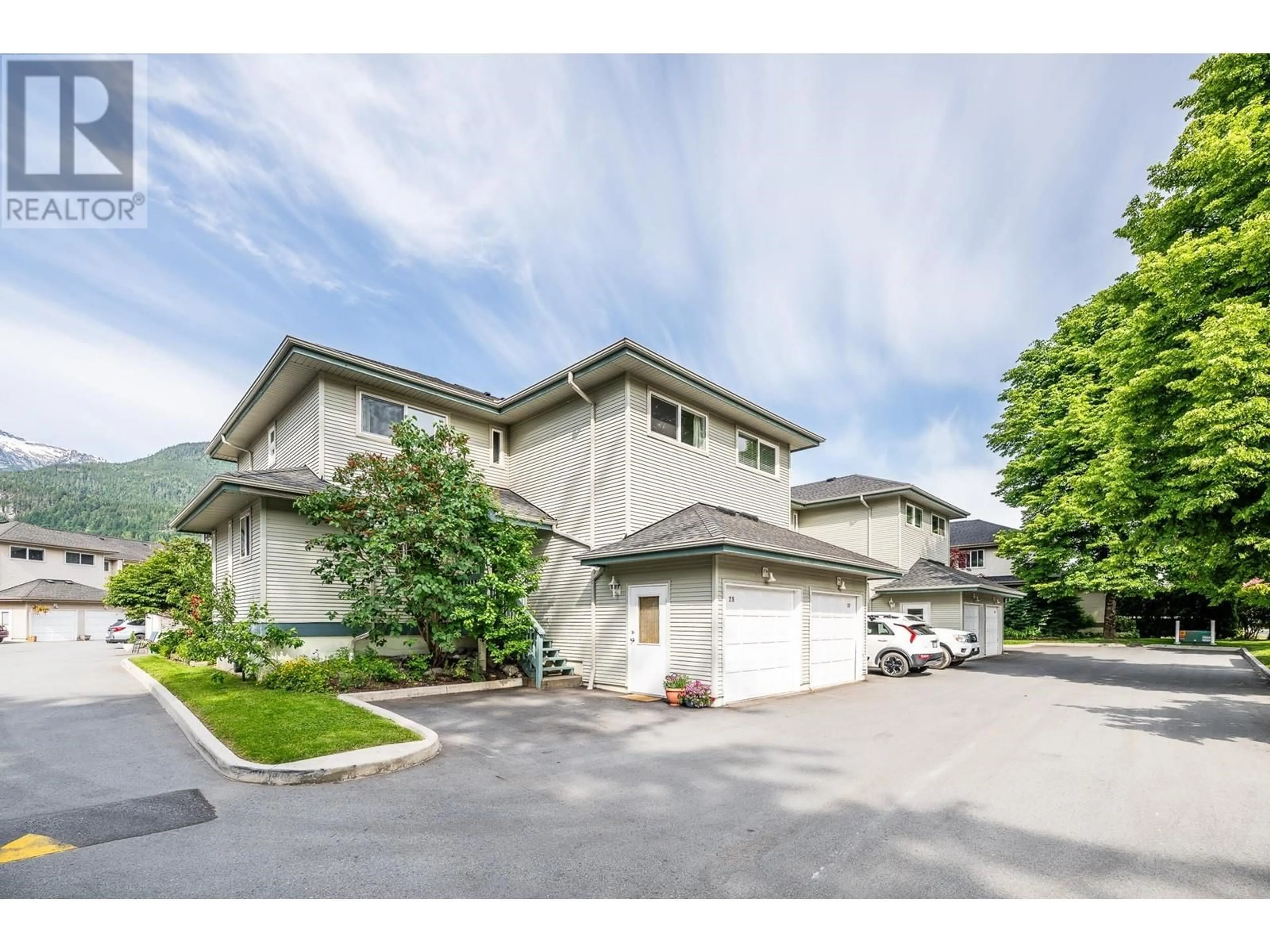 A pic from outside/outdoor area/front of a property/back of a property/a pic from drone, street for 28 - 41449 GOVERNMENT ROAD, Squamish British Columbia V8B0G4