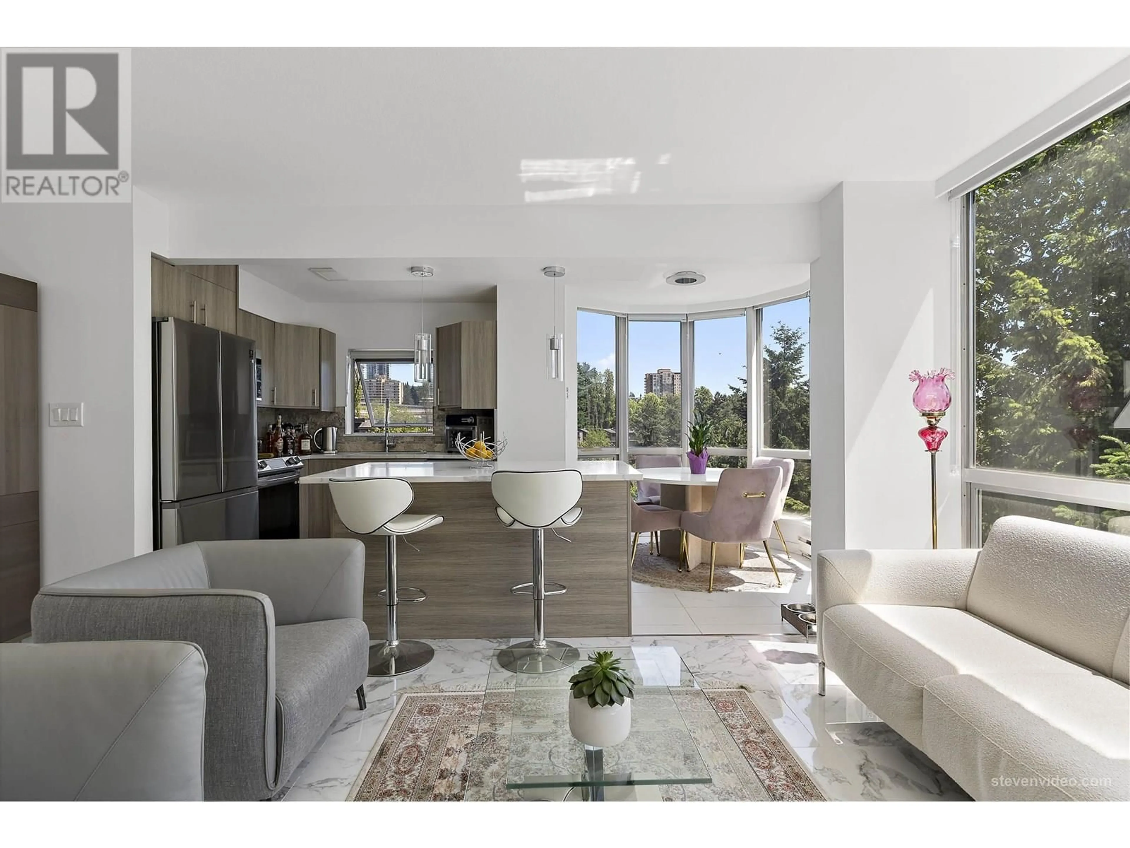Open concept kitchen, ceramic/tile floor for 505 - 9623 MANCHESTER DRIVE, Burnaby British Columbia V3N4Y8