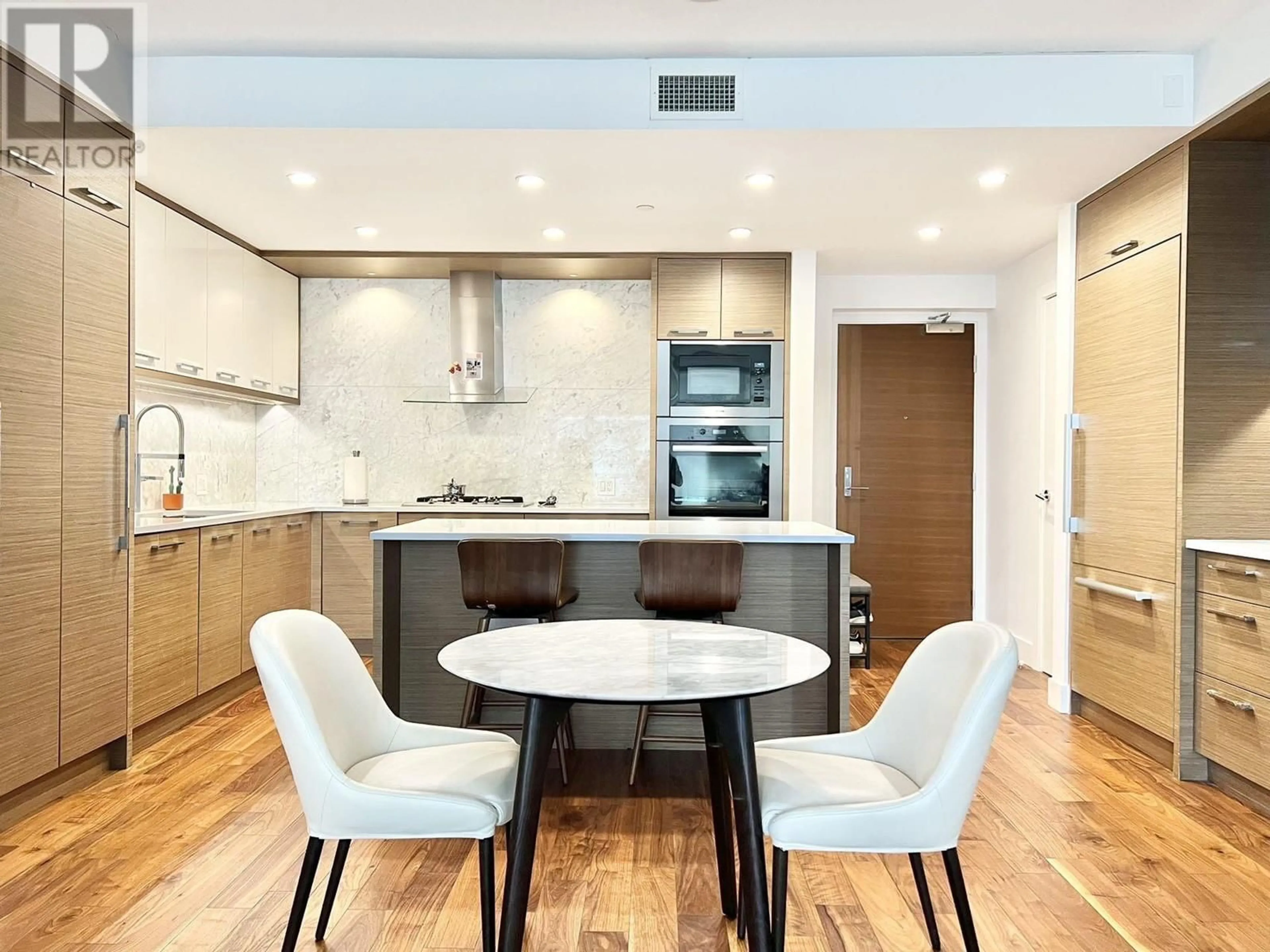 Contemporary kitchen, wood/laminate floor for 1003 - 4360 BERESFORD STREET, Burnaby British Columbia V5H0G2