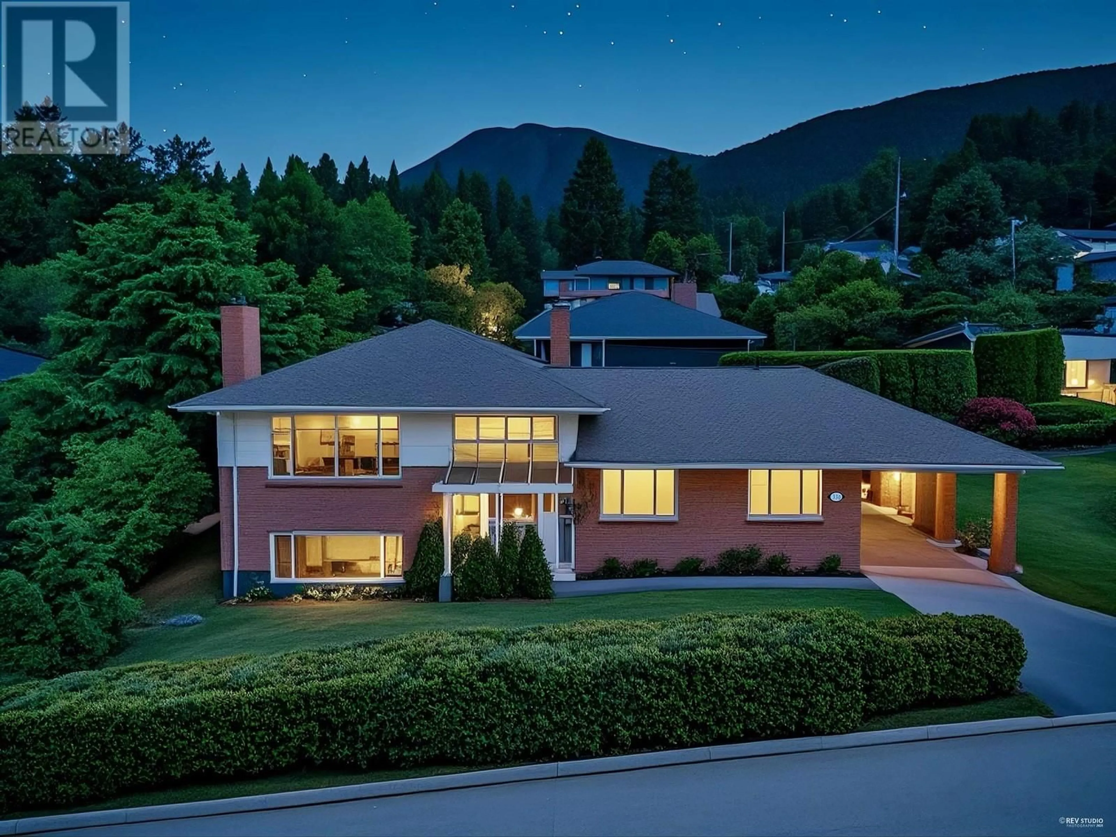 Home with brick exterior material, mountain view for 330 BRAEMAR ROAD, North Vancouver British Columbia V7N2T5