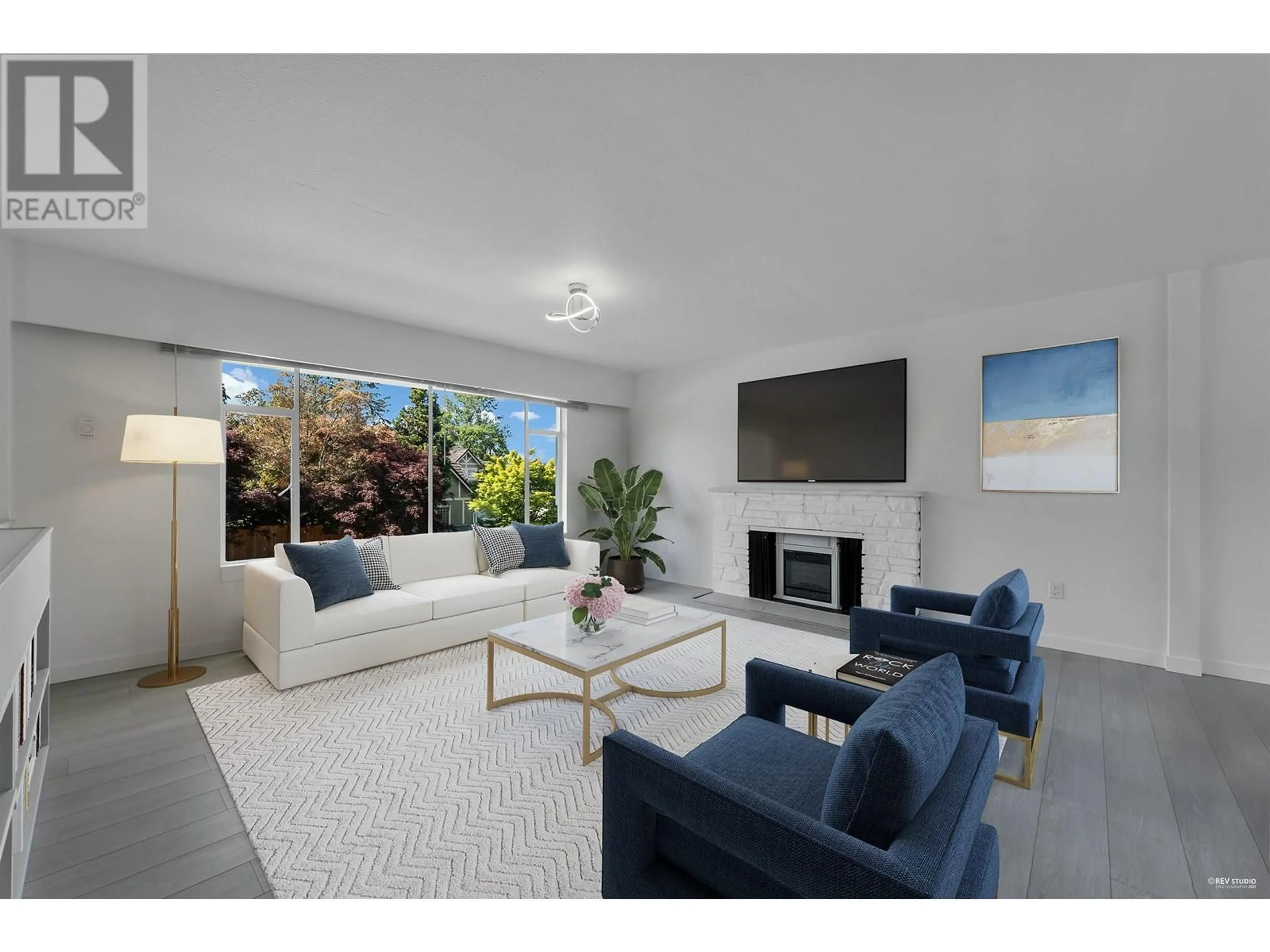 Living room with furniture, unknown for 330 BRAEMAR ROAD, North Vancouver British Columbia V7N2T5