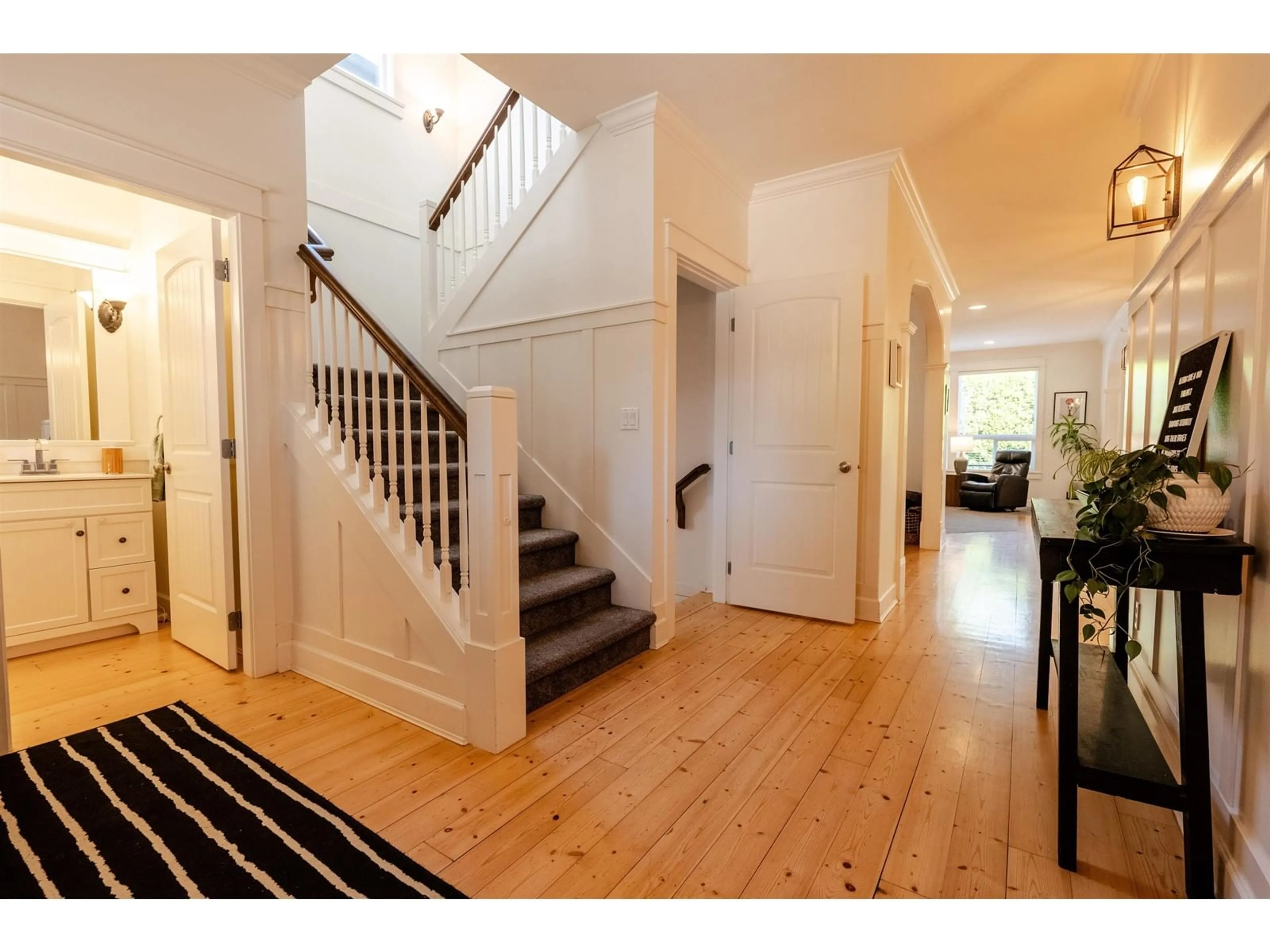 Indoor foyer for 7276 196A, Langley British Columbia V2Y3C5