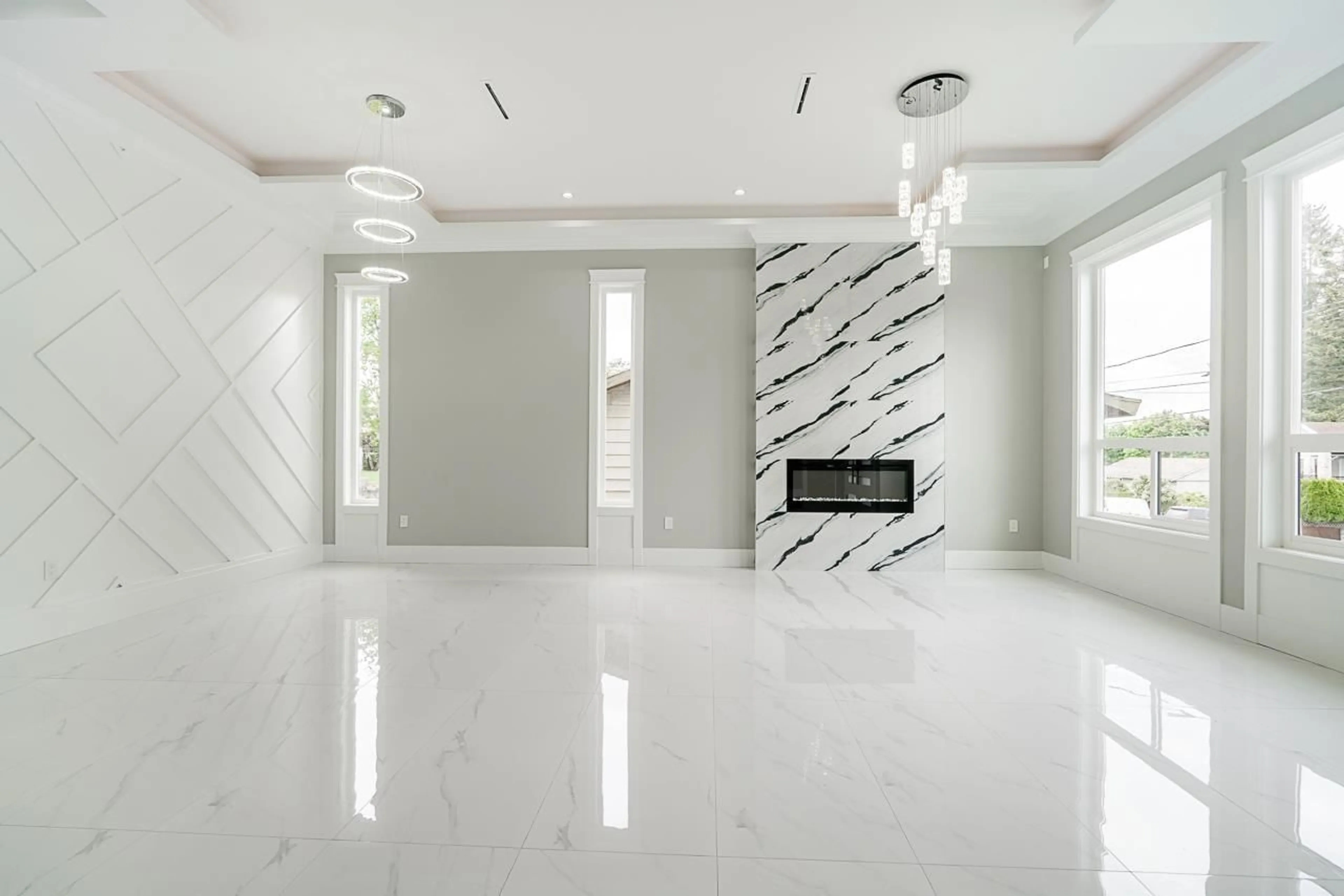 Indoor foyer for 13978 113A, Surrey British Columbia V3R2K2