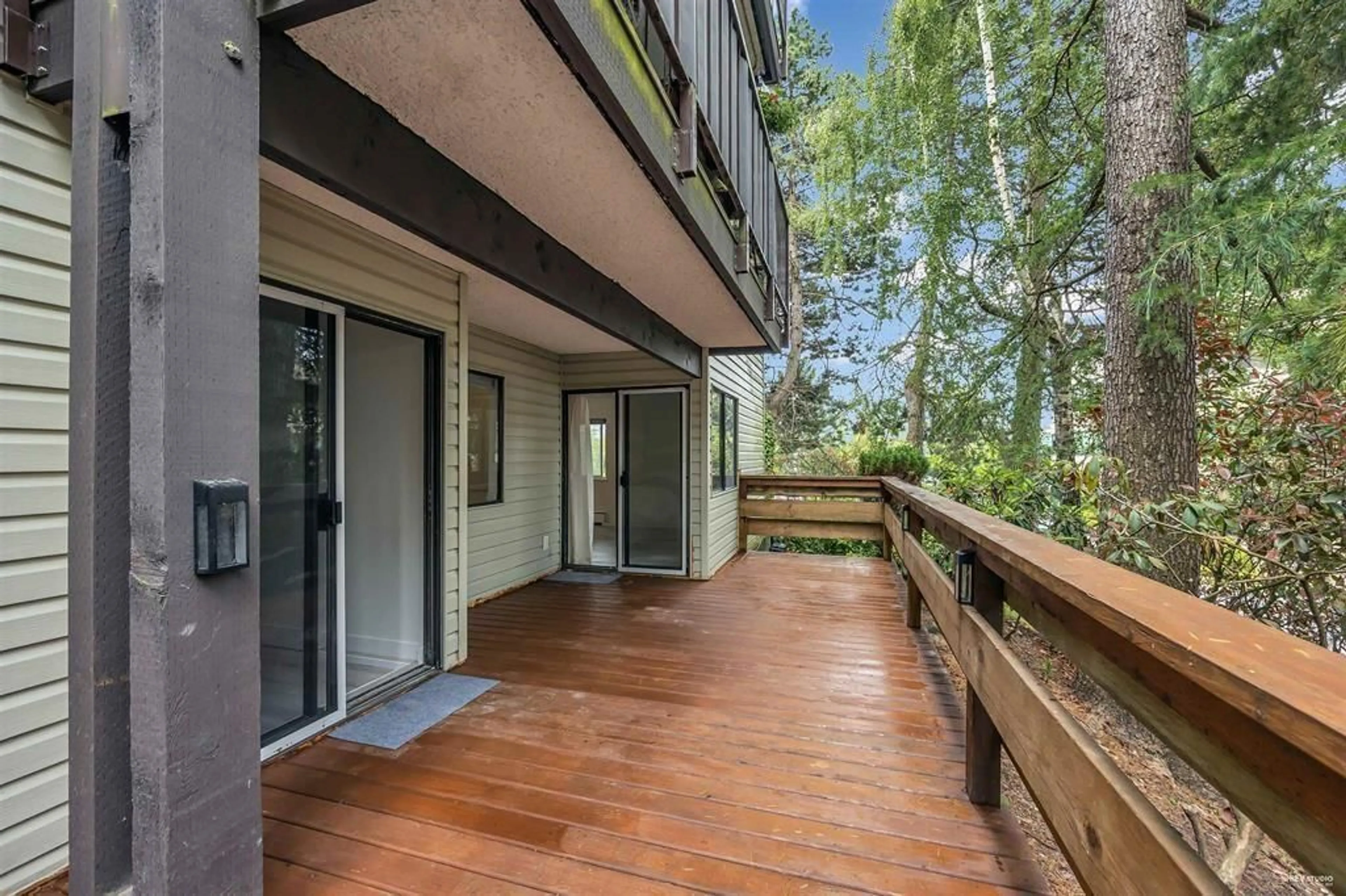 Patio, unknown for 102 - 1555 FIR, White Rock British Columbia V4B4B6