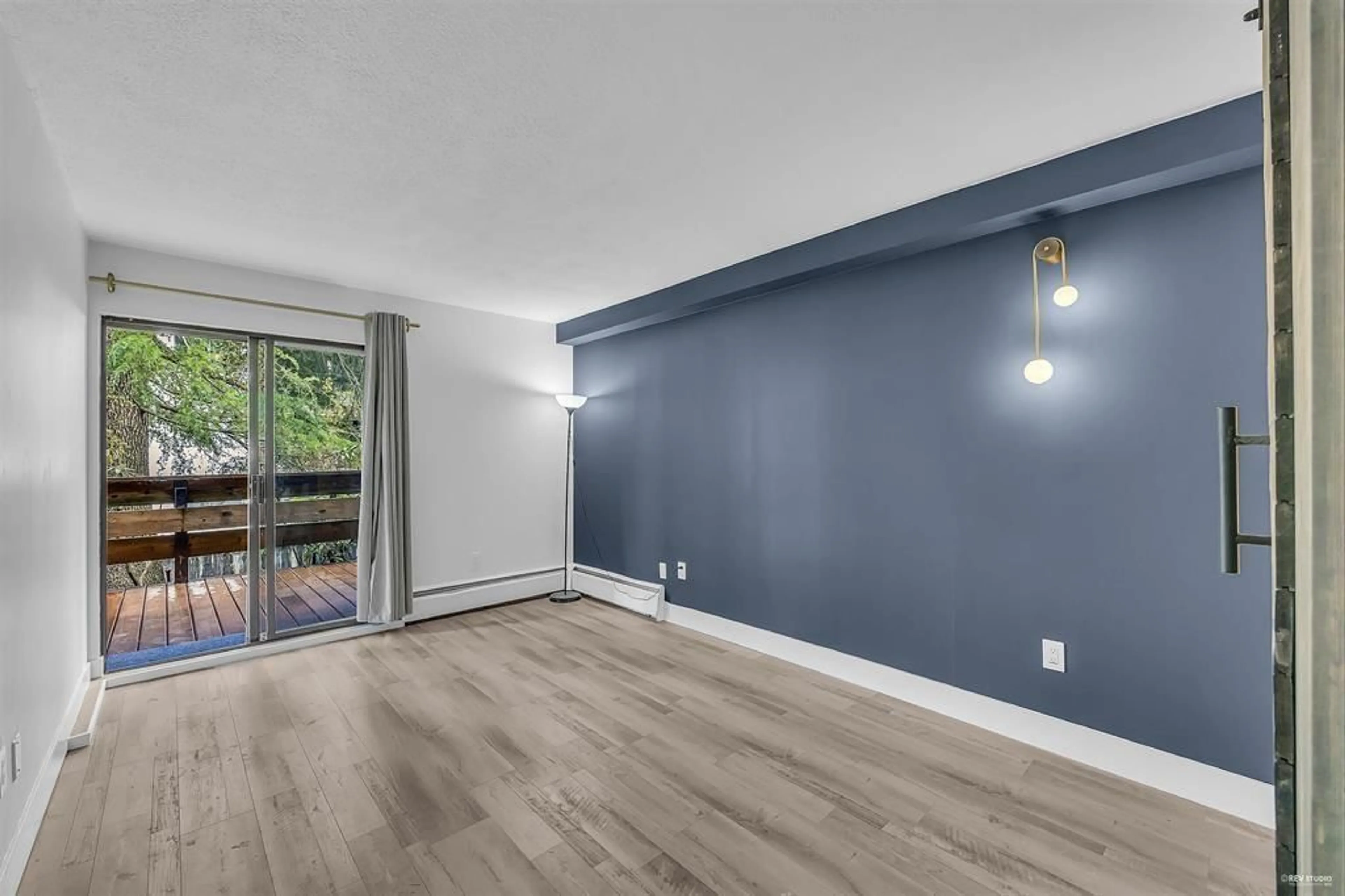 A pic of a room for 102 - 1555 FIR, White Rock British Columbia V4B4B6
