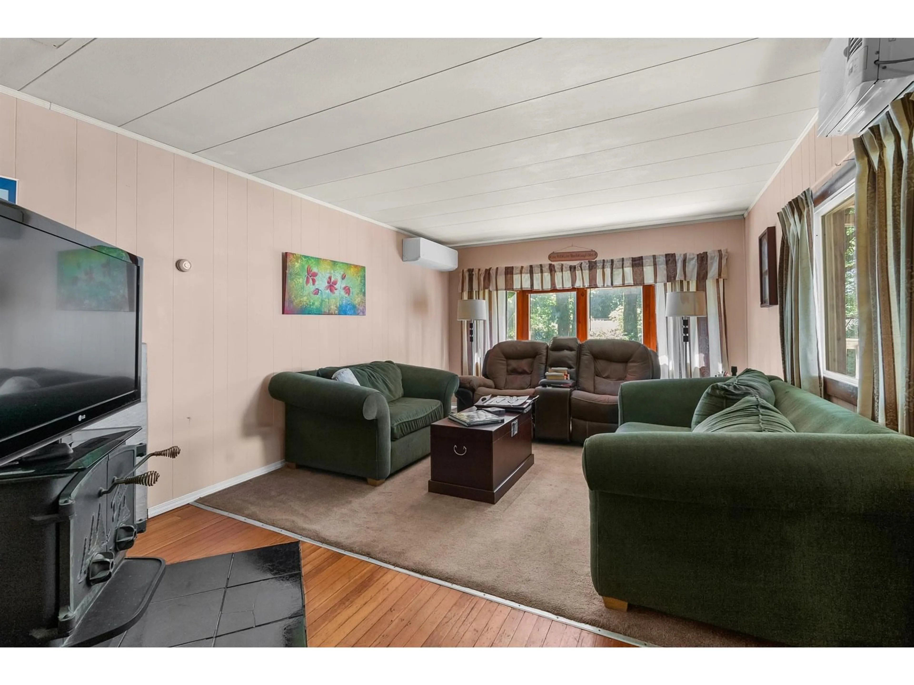 Living room with furniture, unknown for 3 - 41495 NORTH NICOMEN, Mission British Columbia V0M1G0