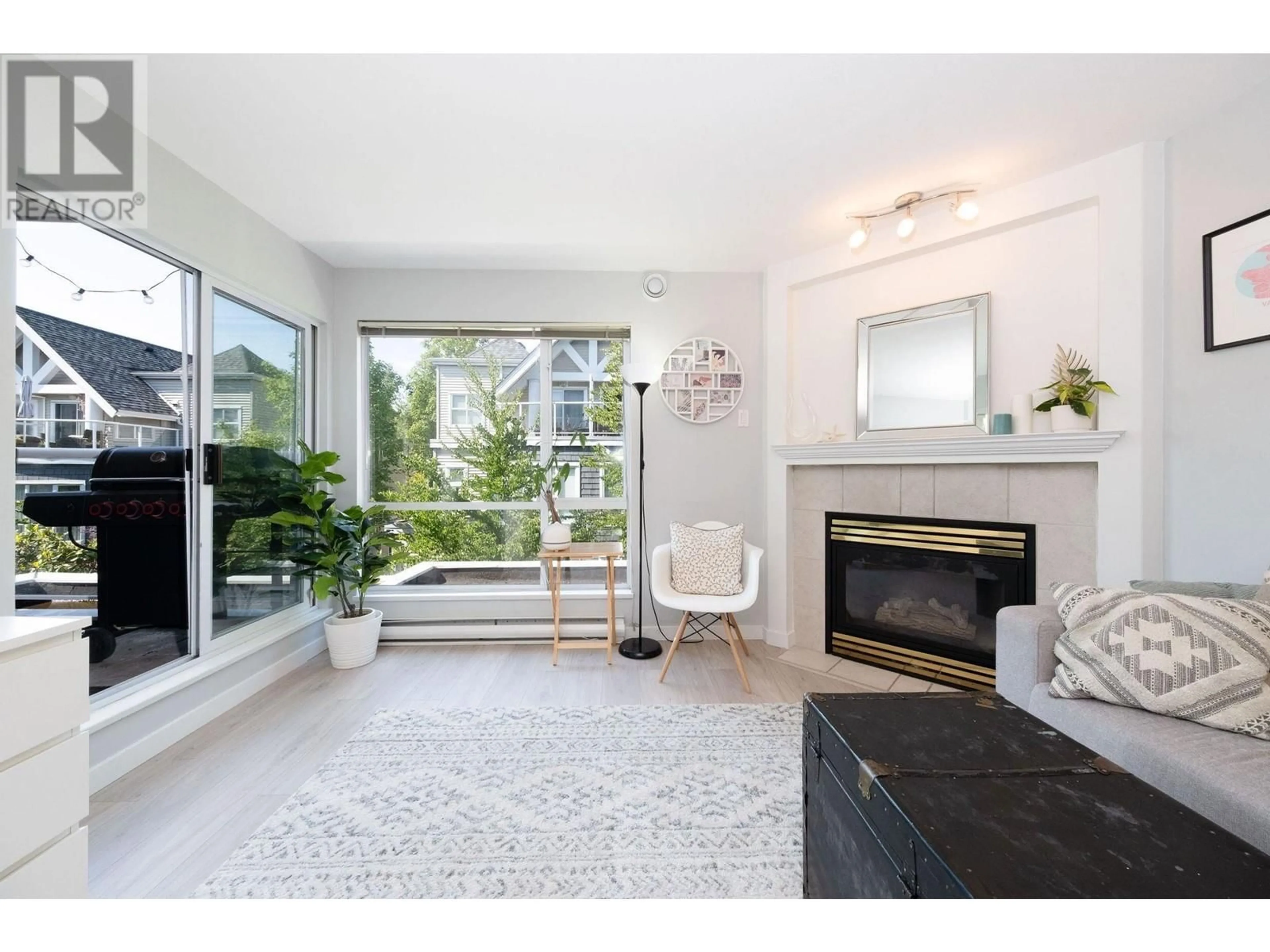 Living room with furniture, unknown for 305 - 789 16 AVENUE, Vancouver British Columbia V5Z1S8