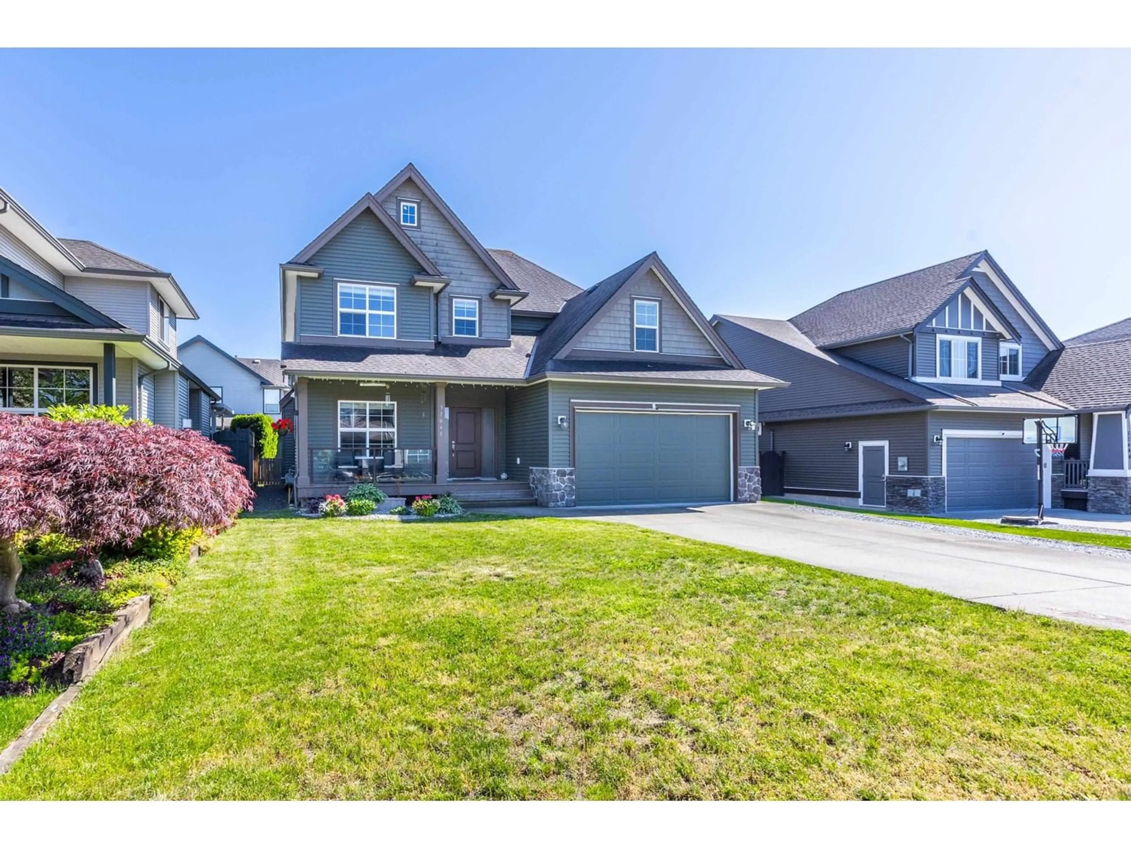 Home with vinyl exterior material, street for 32648 LISSIMORE, Mission British Columbia V2V0C4