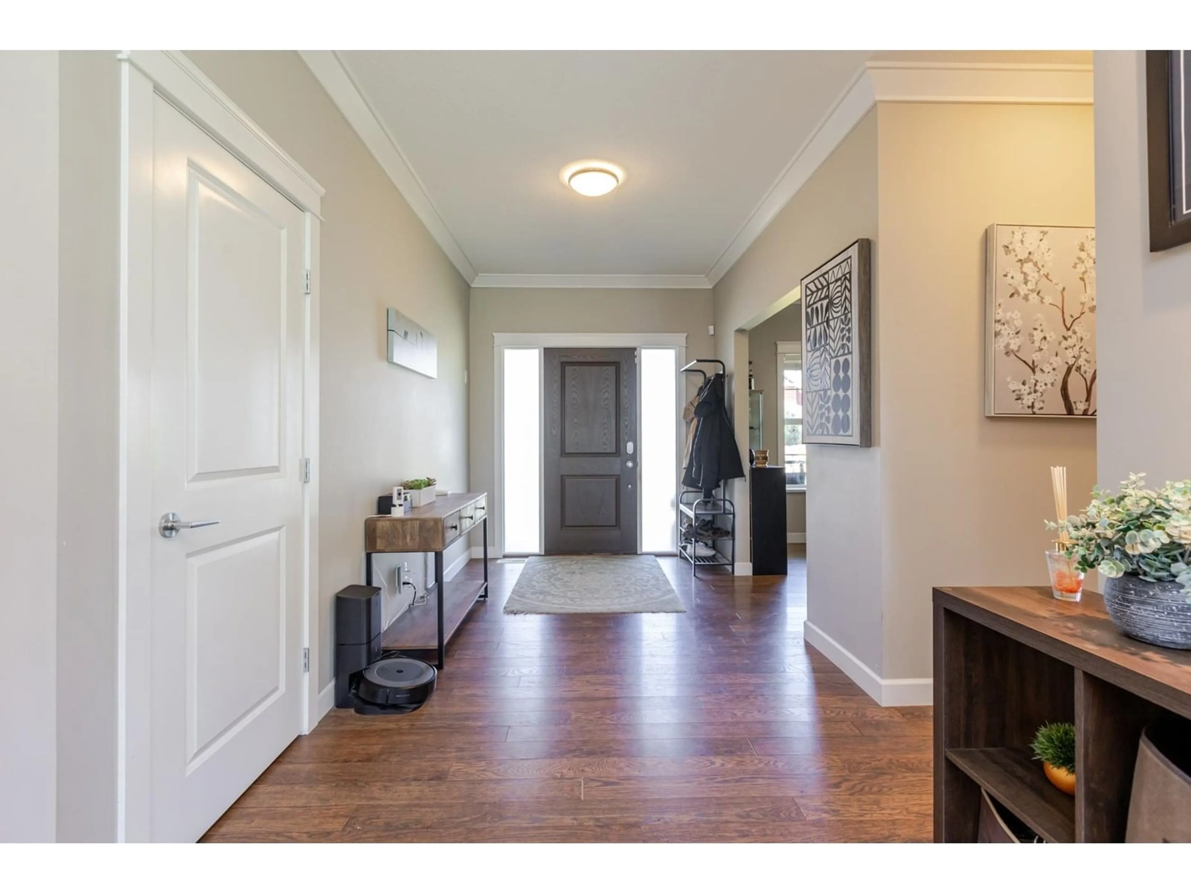 Indoor entryway for 32648 LISSIMORE, Mission British Columbia V2V0C4