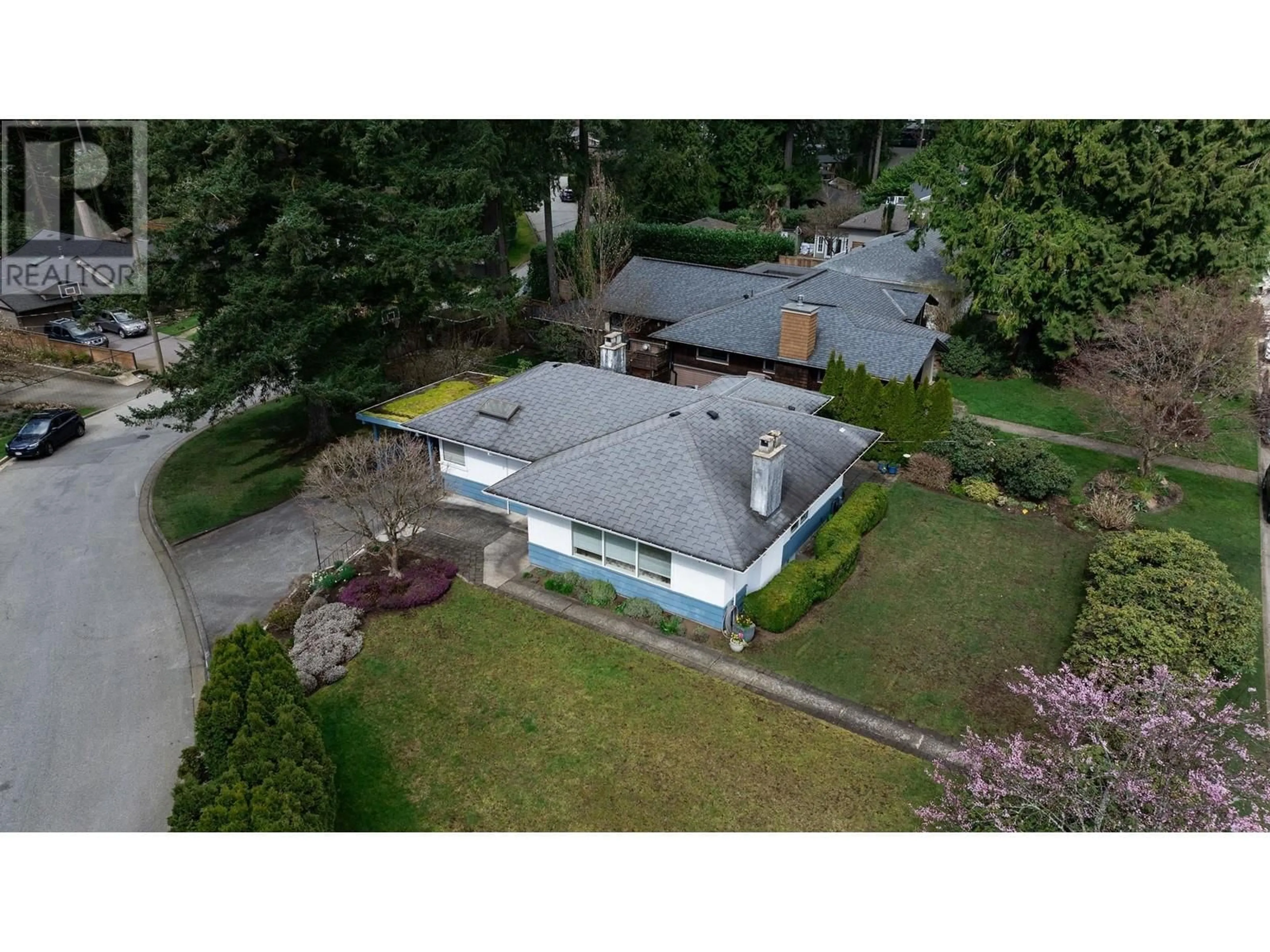 A pic from outside/outdoor area/front of a property/back of a property/a pic from drone, street for 4143 VIRGINIA CRESCENT, North Vancouver British Columbia V7R3Z7