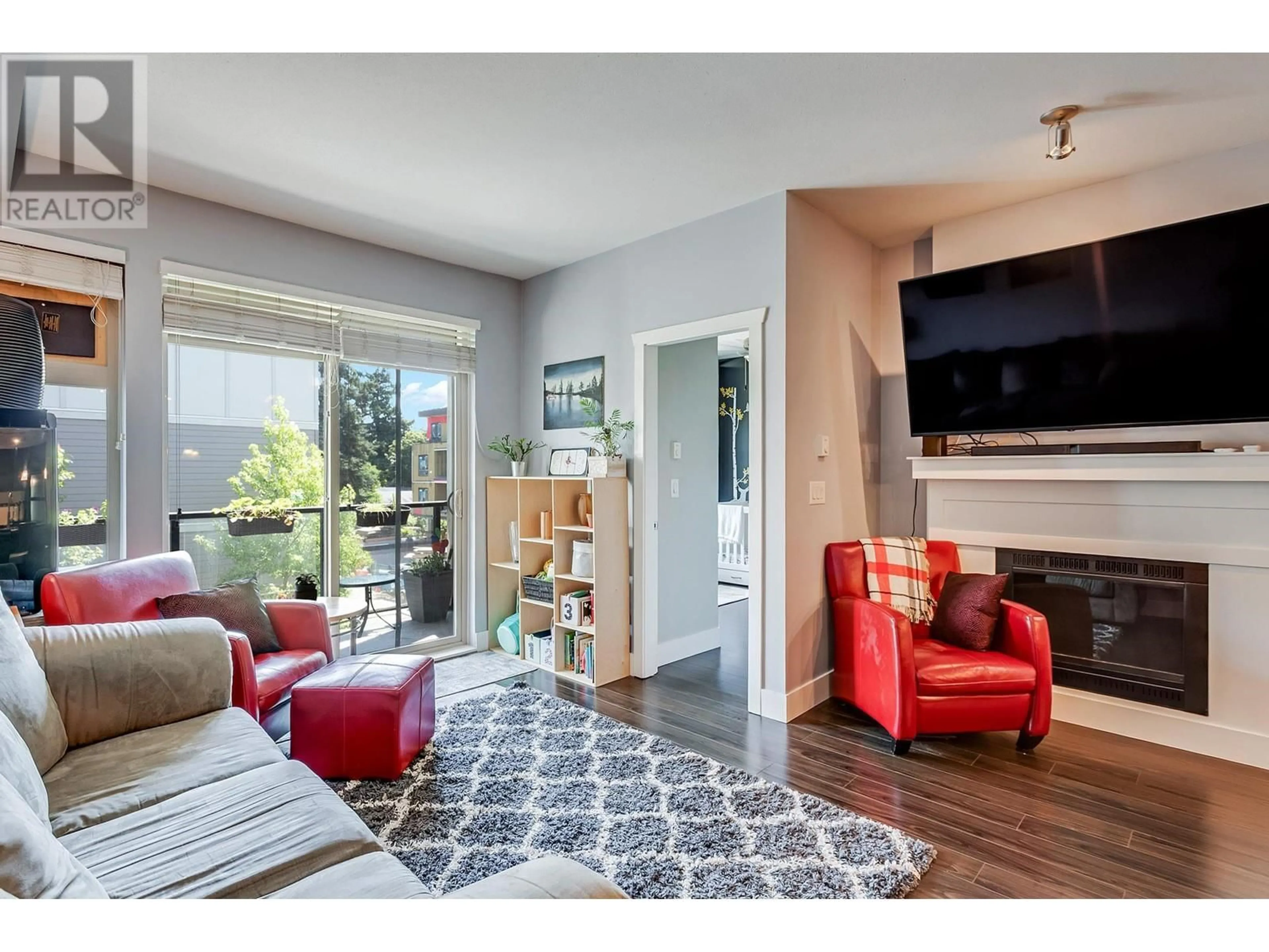 Living room with furniture, unknown for 309 - 2330 SHAUGHNESSY STREET, Port Coquitlam British Columbia V5C0B5