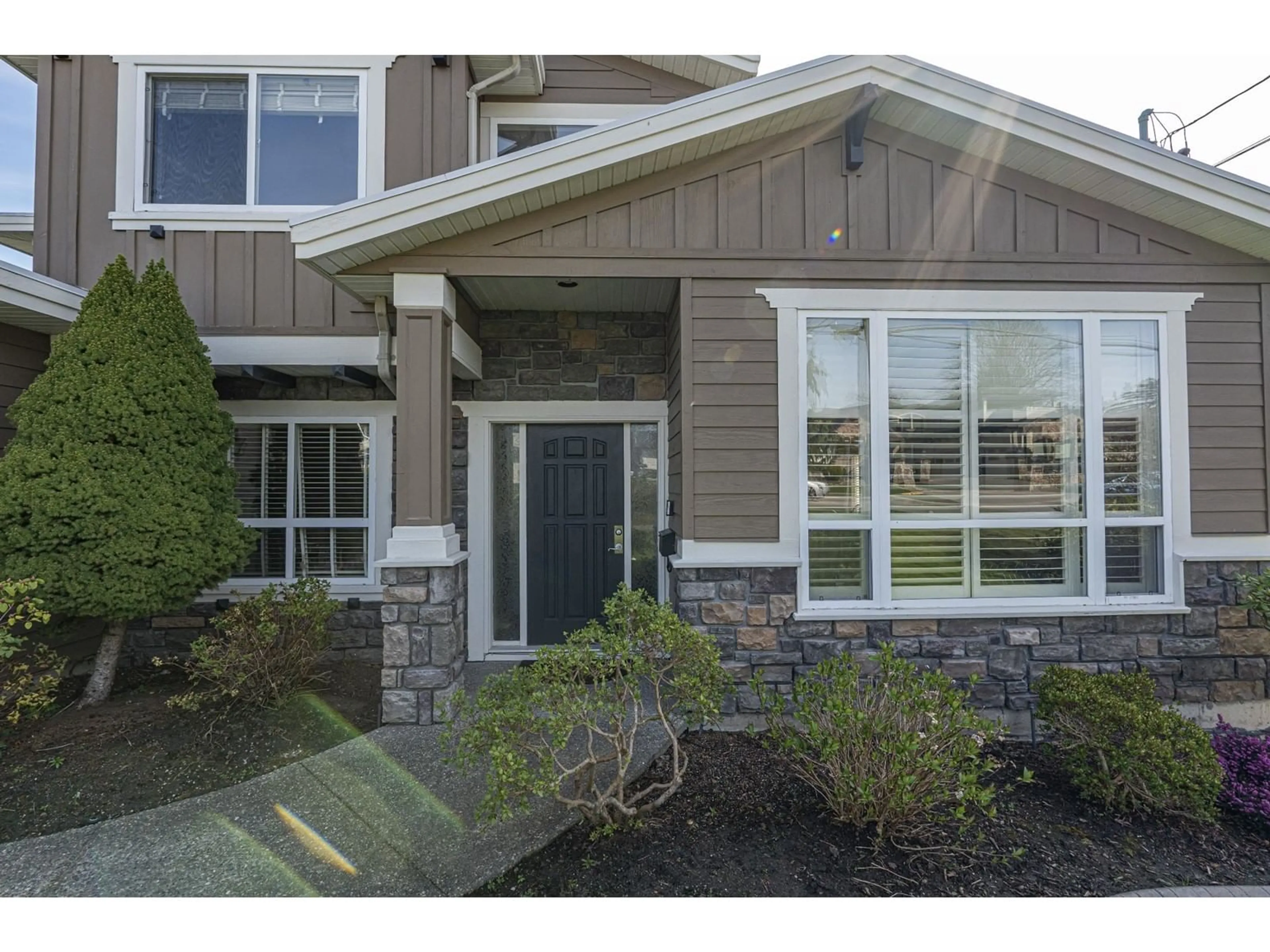 Unknown for 1368 KENT, White Rock British Columbia V4B4T7