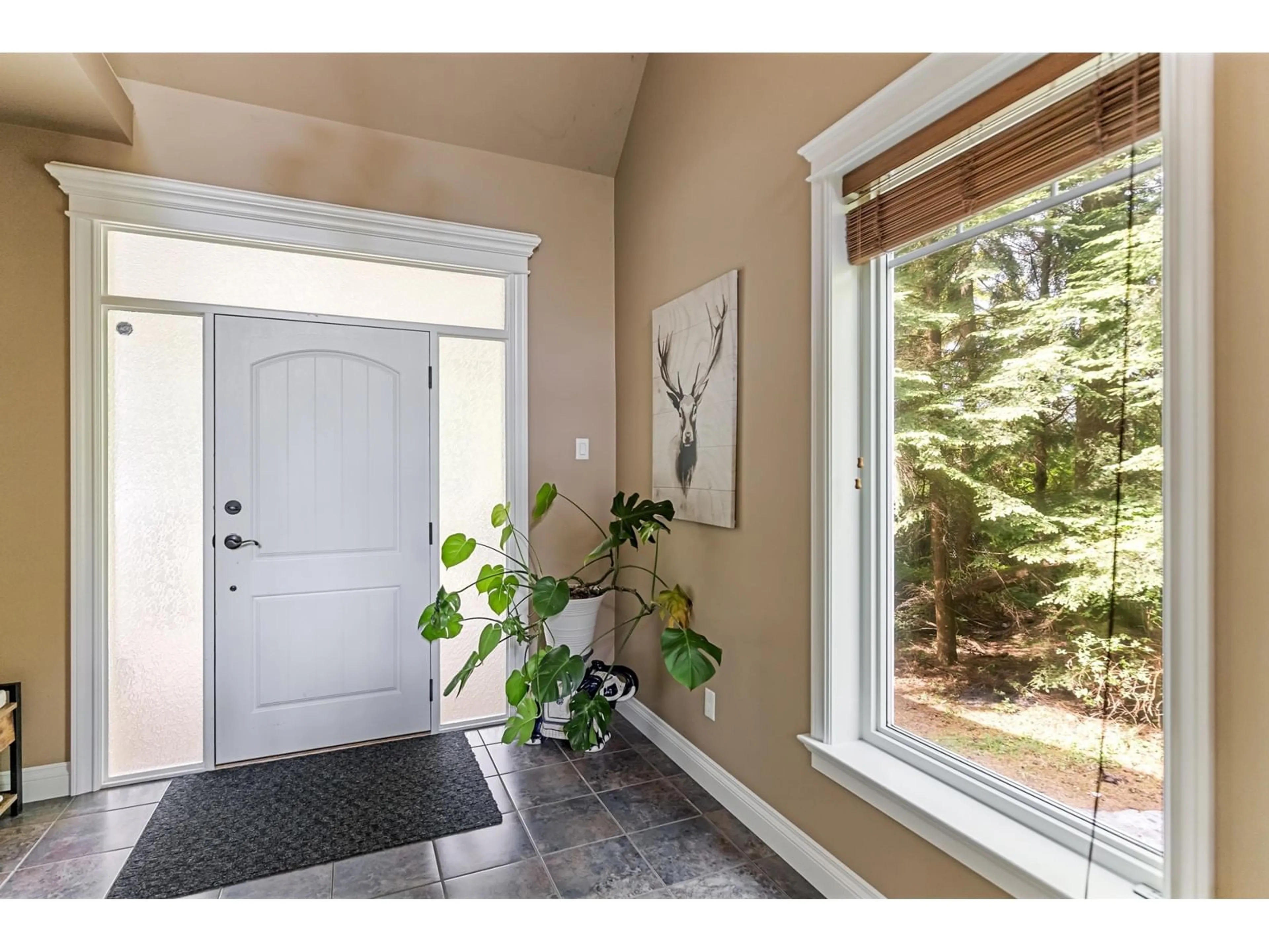 Indoor entryway for 30211 BRACKLEY, Mission British Columbia V4S1C2