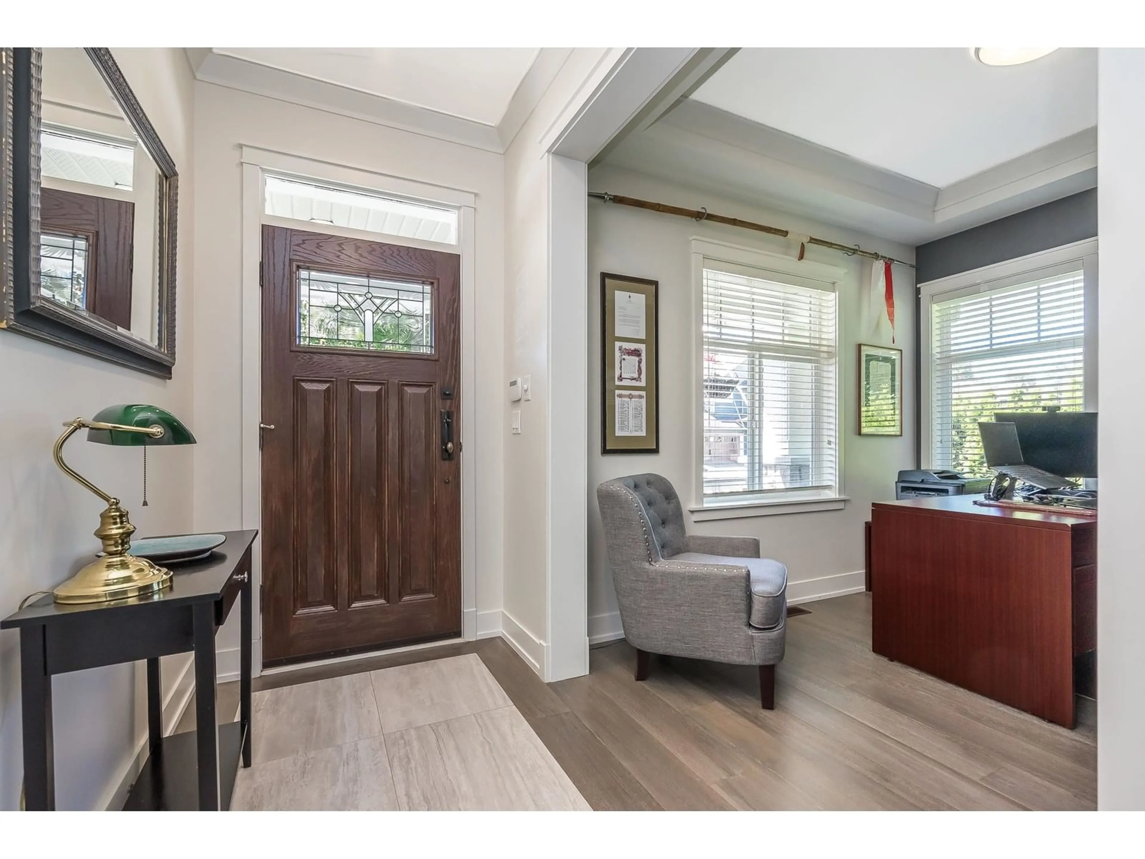 Indoor entryway for 17305 0B, Surrey British Columbia V3Z8L2