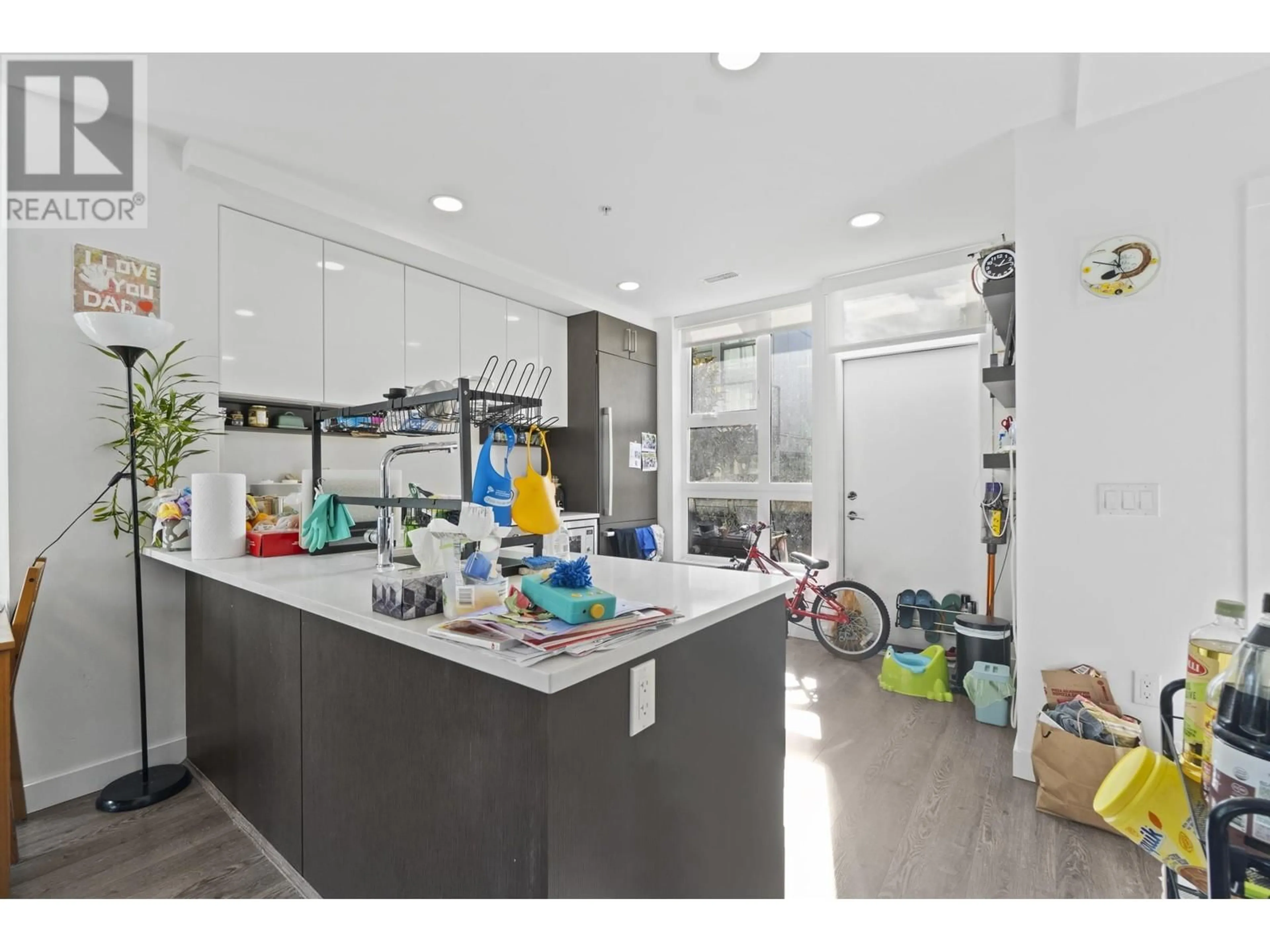 Open concept kitchen, unknown for 190 63RD AVENUE, Vancouver British Columbia V5X0G6