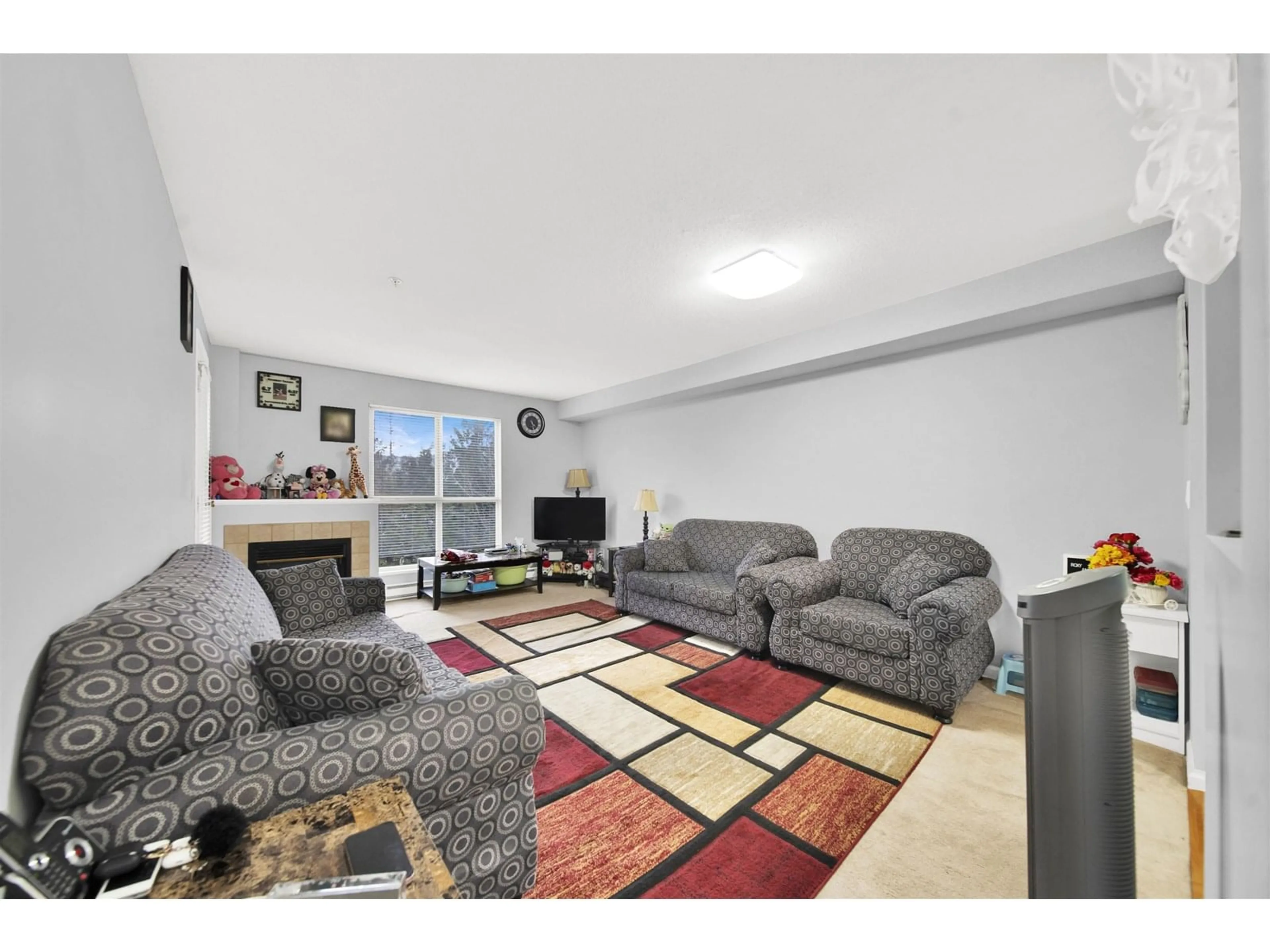Living room with furniture, unknown for 311 - 13780 76, Surrey British Columbia V3W1E5