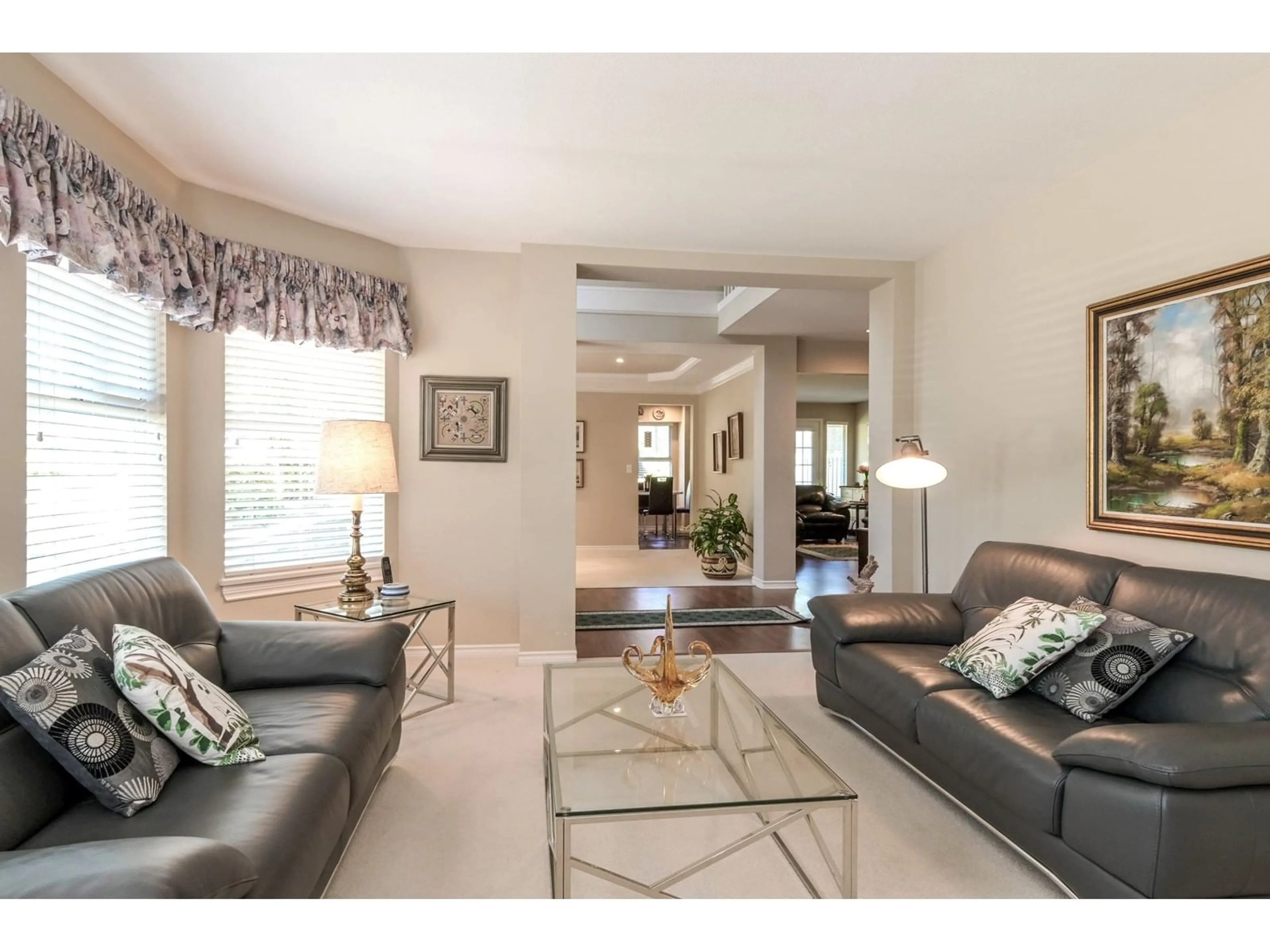 Living room with furniture, unknown for 1 - 15860 82, Surrey British Columbia V4N0S8