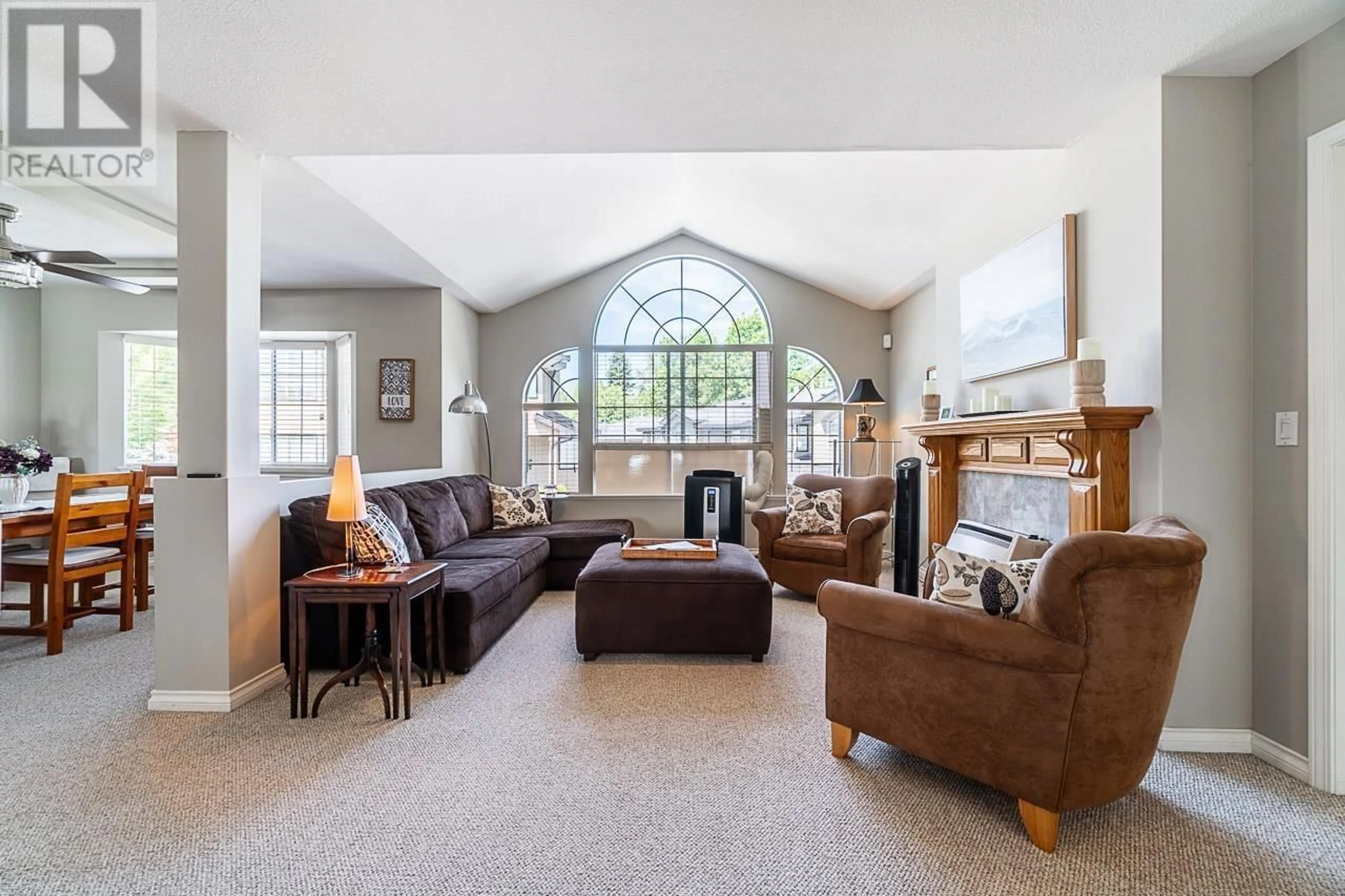 Living room with furniture, unknown for 30 - 22488 116 AVENUE, Maple Ridge British Columbia V2X0X6