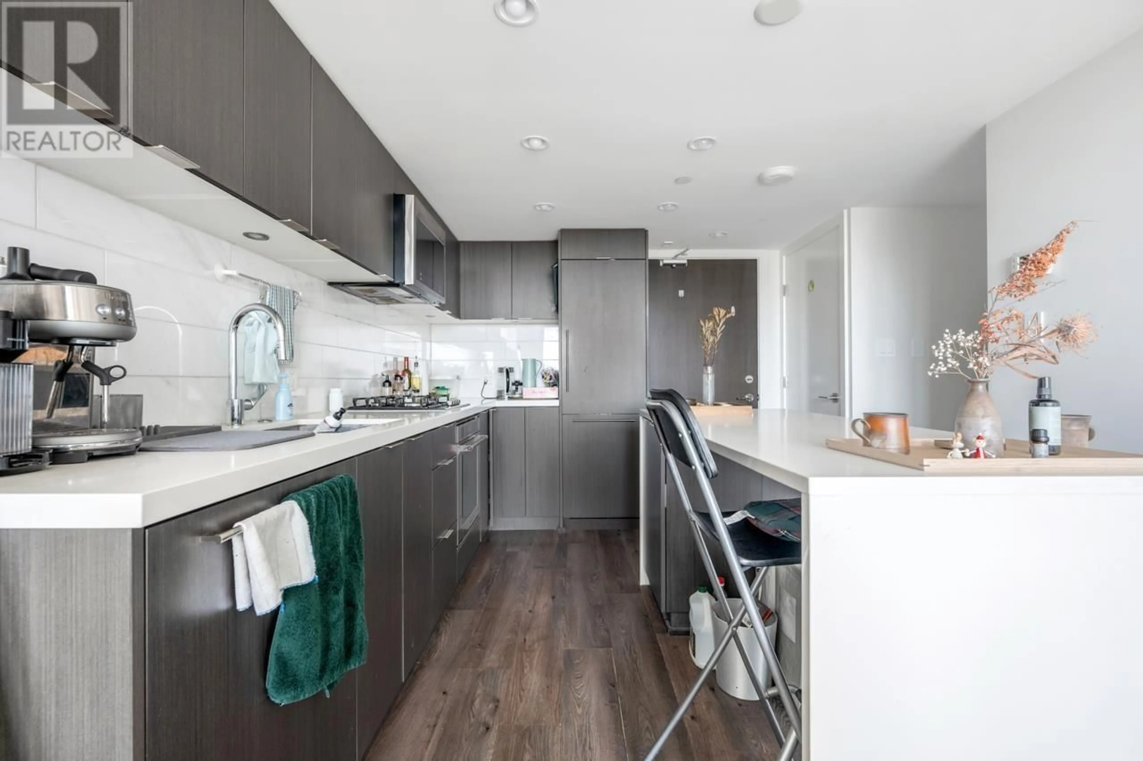 Contemporary kitchen, unknown for 408 - 8238 LORD STREET, Vancouver British Columbia V6P0G7
