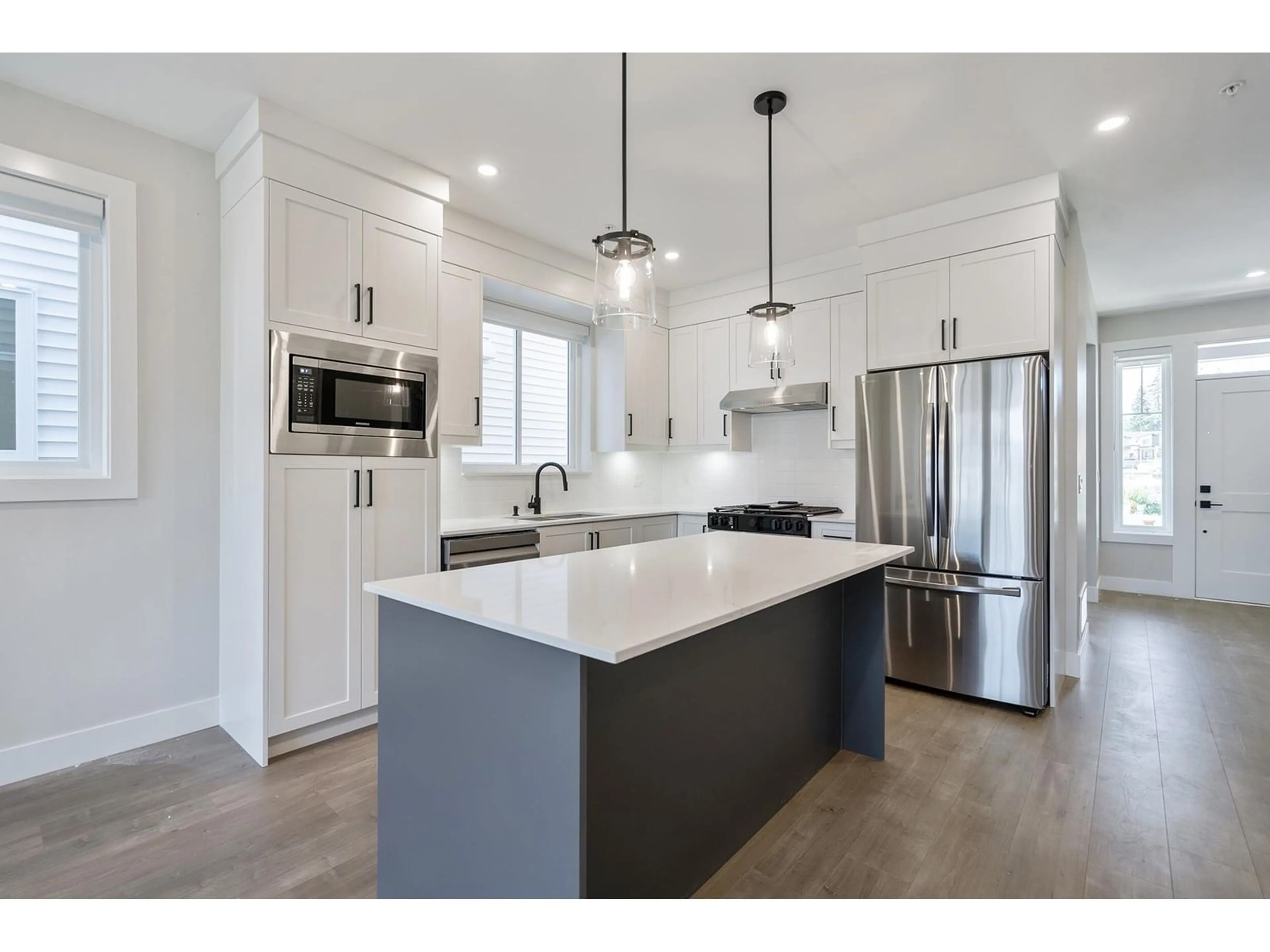 Open concept kitchen, unknown for 20523 76, Langley British Columbia V2Y3T1
