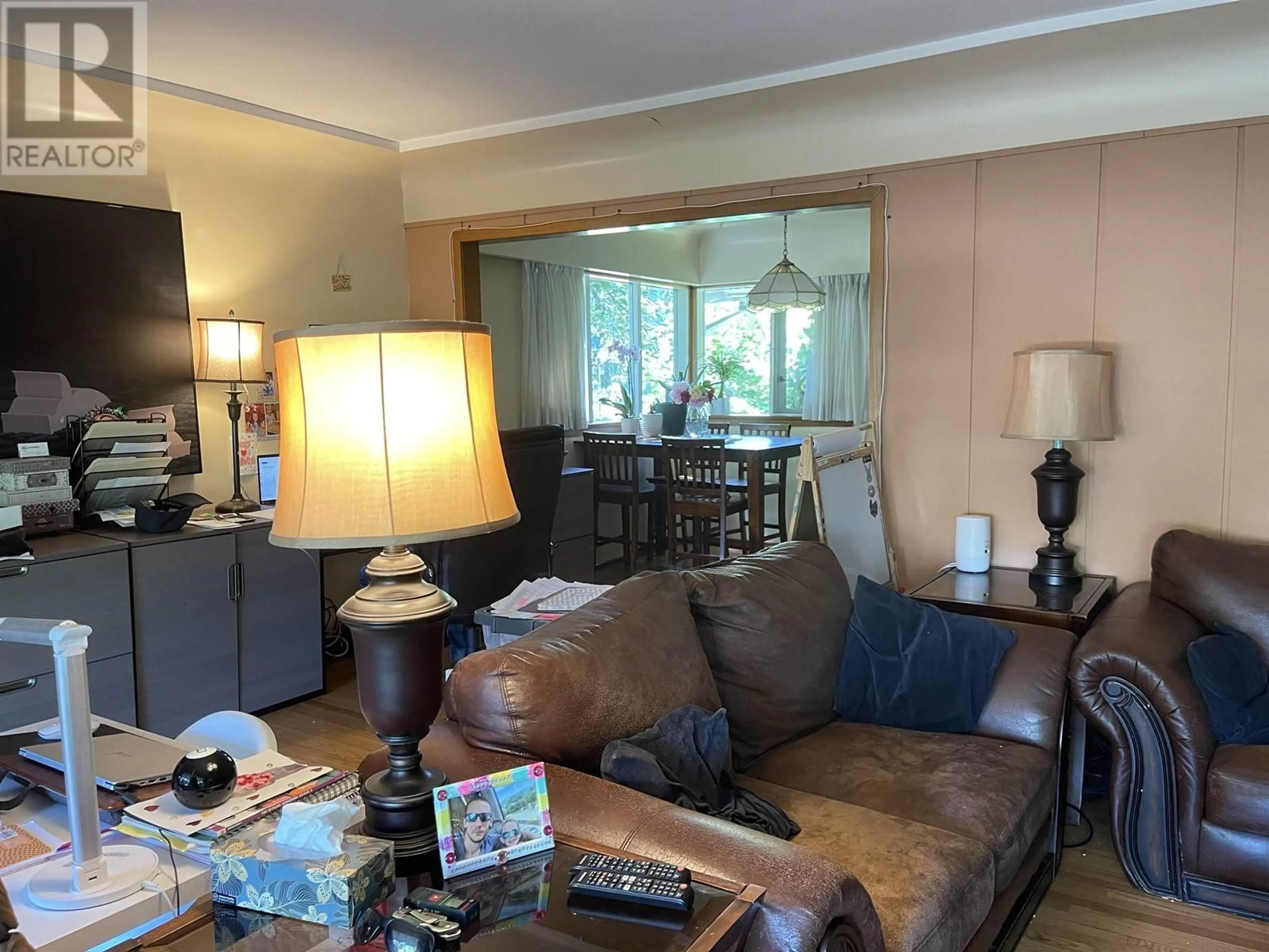 Living room with furniture, wood/laminate floor for 11949 220 STREET, Maple Ridge British Columbia V2X5R3