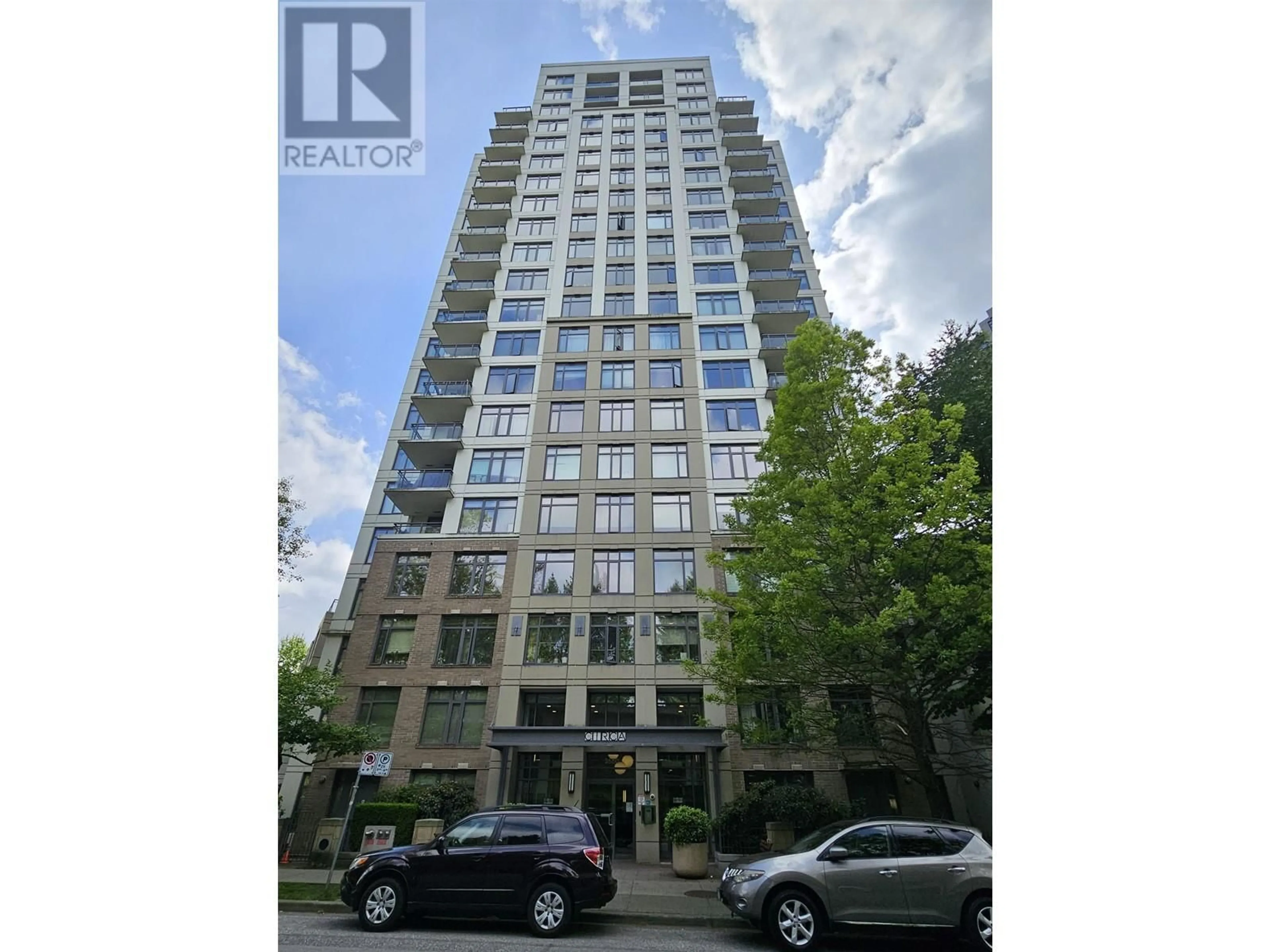 Indoor foyer for 905 - 3660 VANNESS AVENUE, Vancouver British Columbia V5R6H8