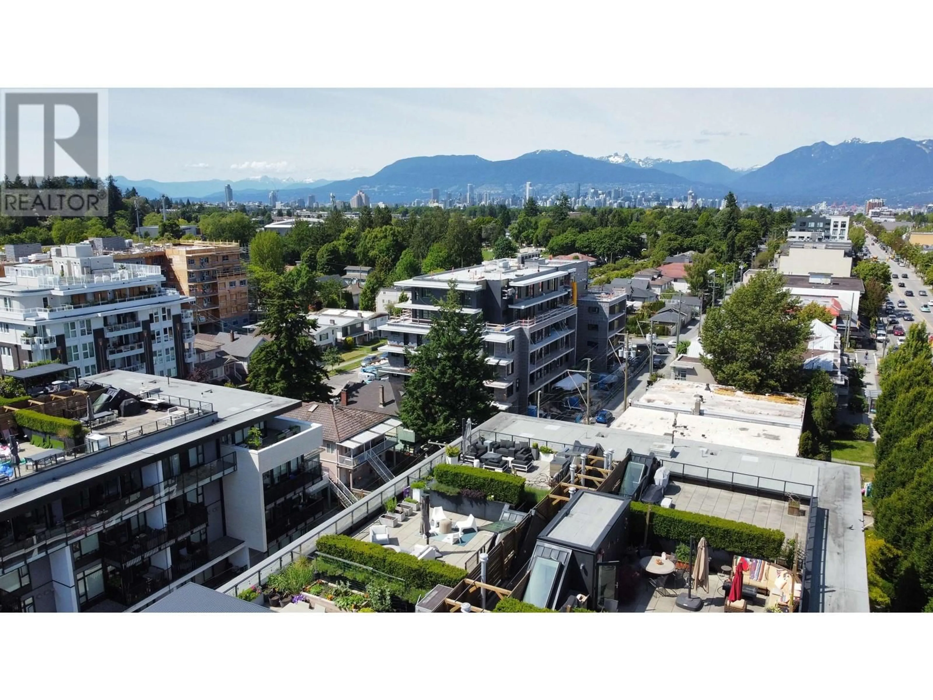 A pic from outside/outdoor area/front of a property/back of a property/a pic from drone, city buildings view from balcony for 605 - 5085 MAIN STREET, Vancouver British Columbia V5W2R2