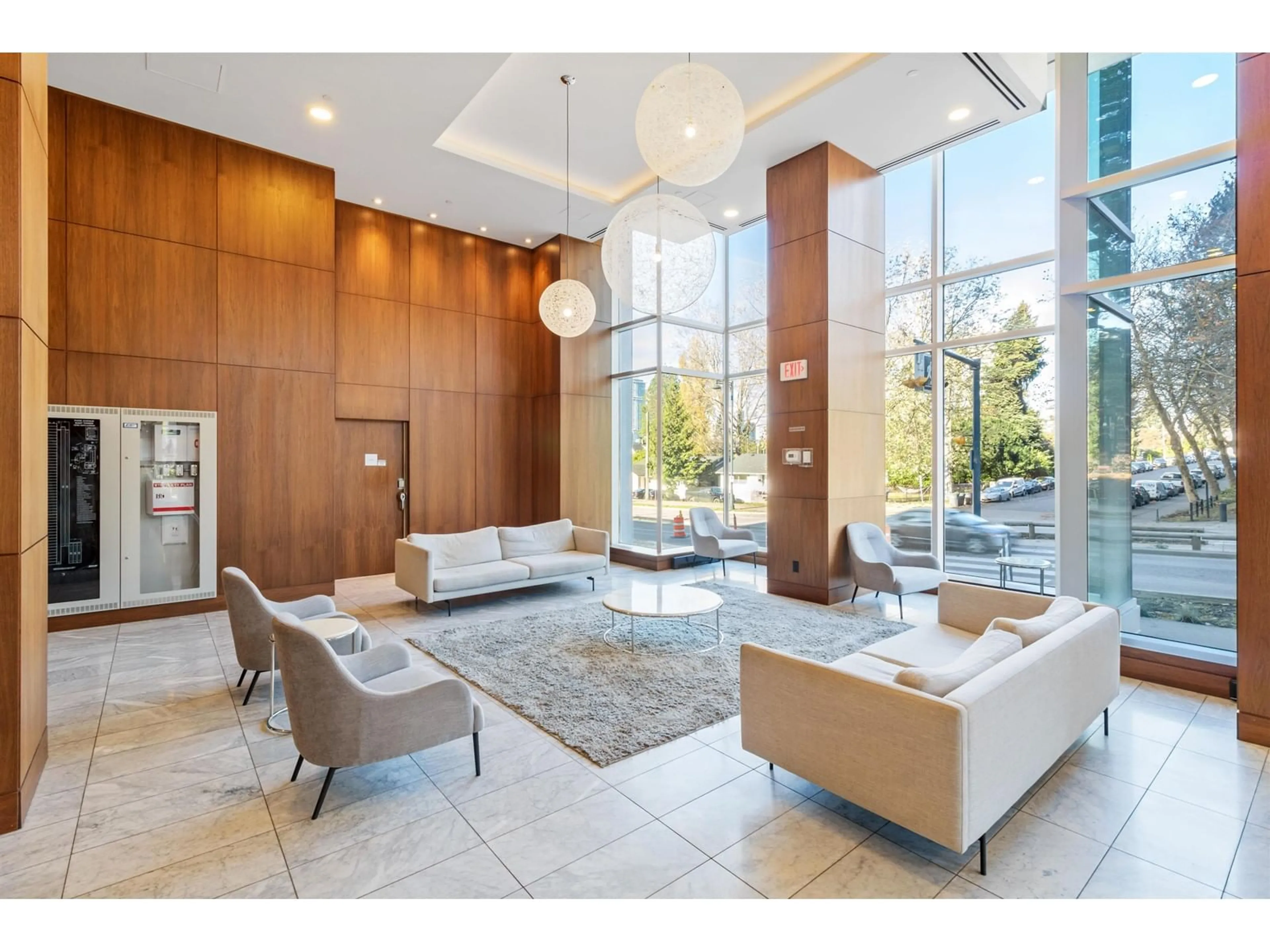 Lobby for 1111 - 13750 100, Surrey British Columbia V3T0L3