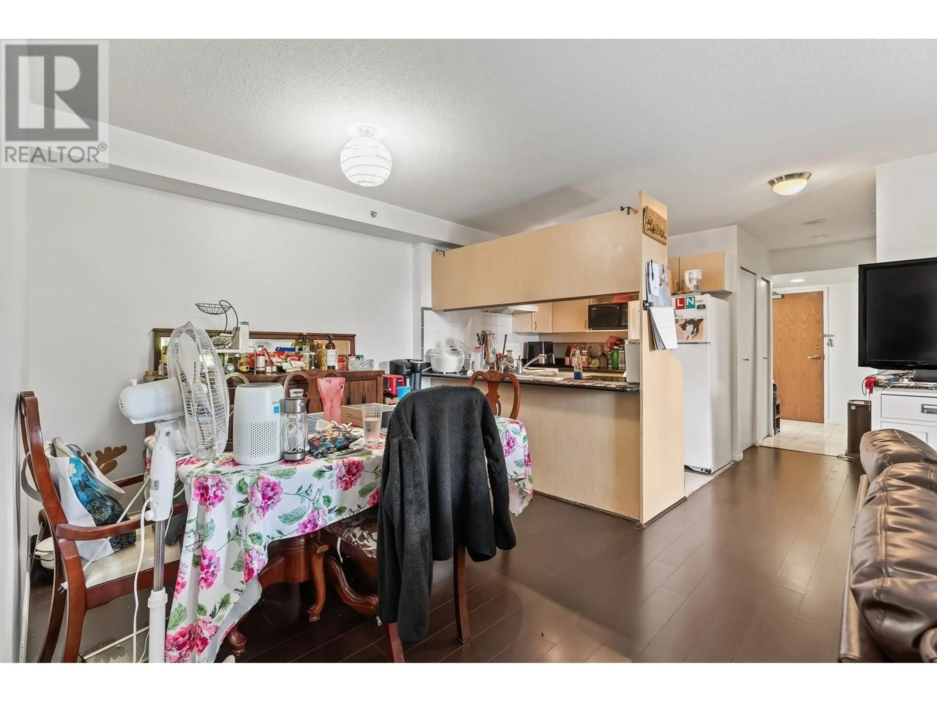 Standard kitchen, unknown for 501 - 6611 COONEY ROAD, Richmond British Columbia V6Y4C5